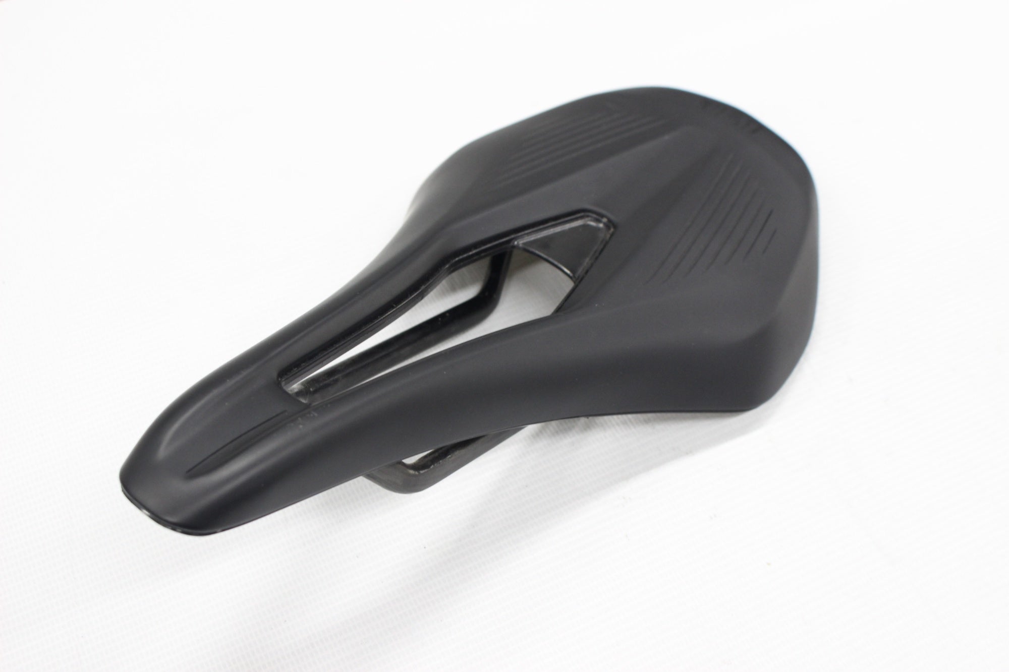 FIZIK 「フィジーク」 VENTO ARGO R1 サドル / 阪急塚口店