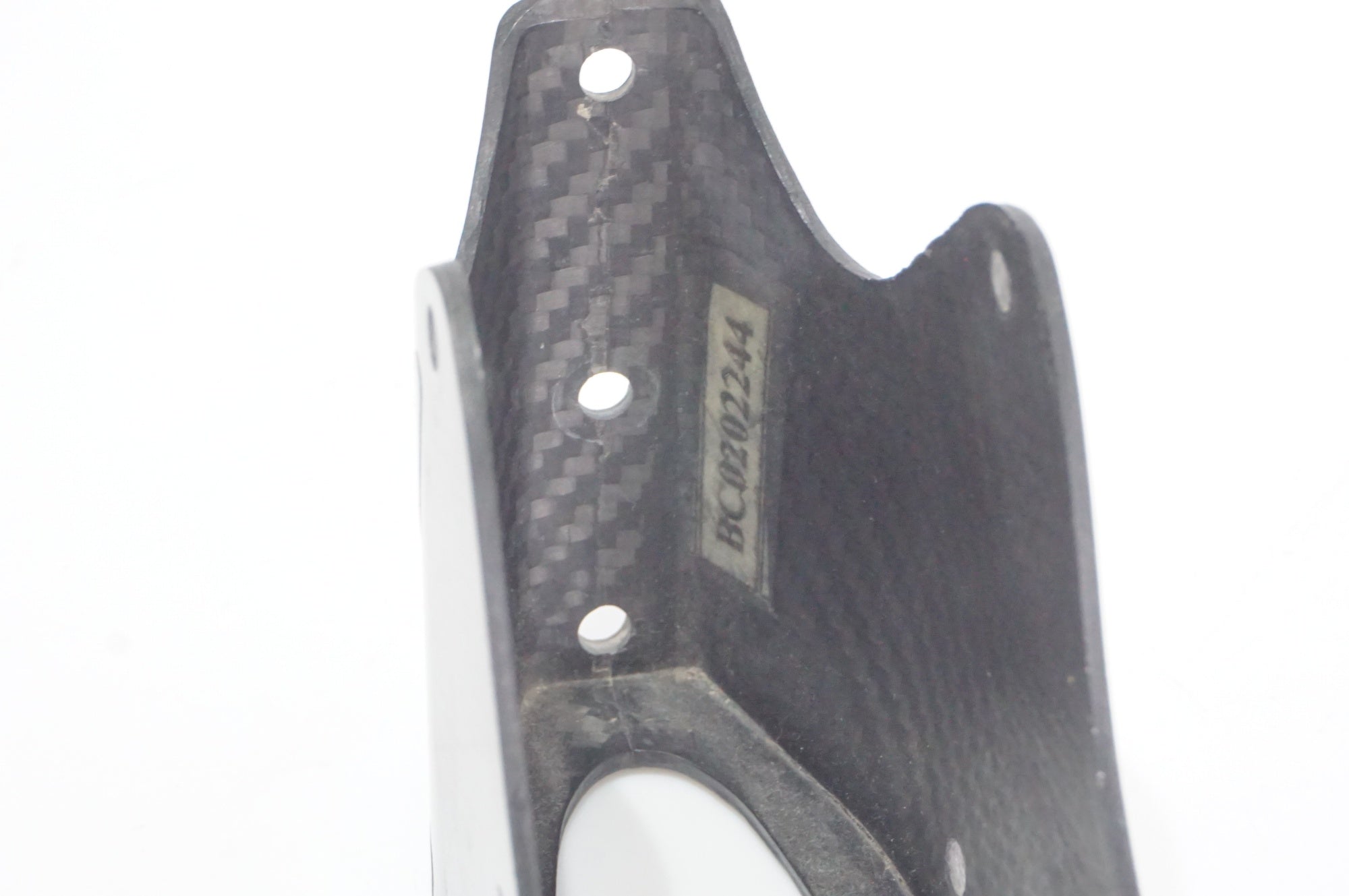 XLAB 「エックスラボ」 CARBON WING サドル用ボトルケージ