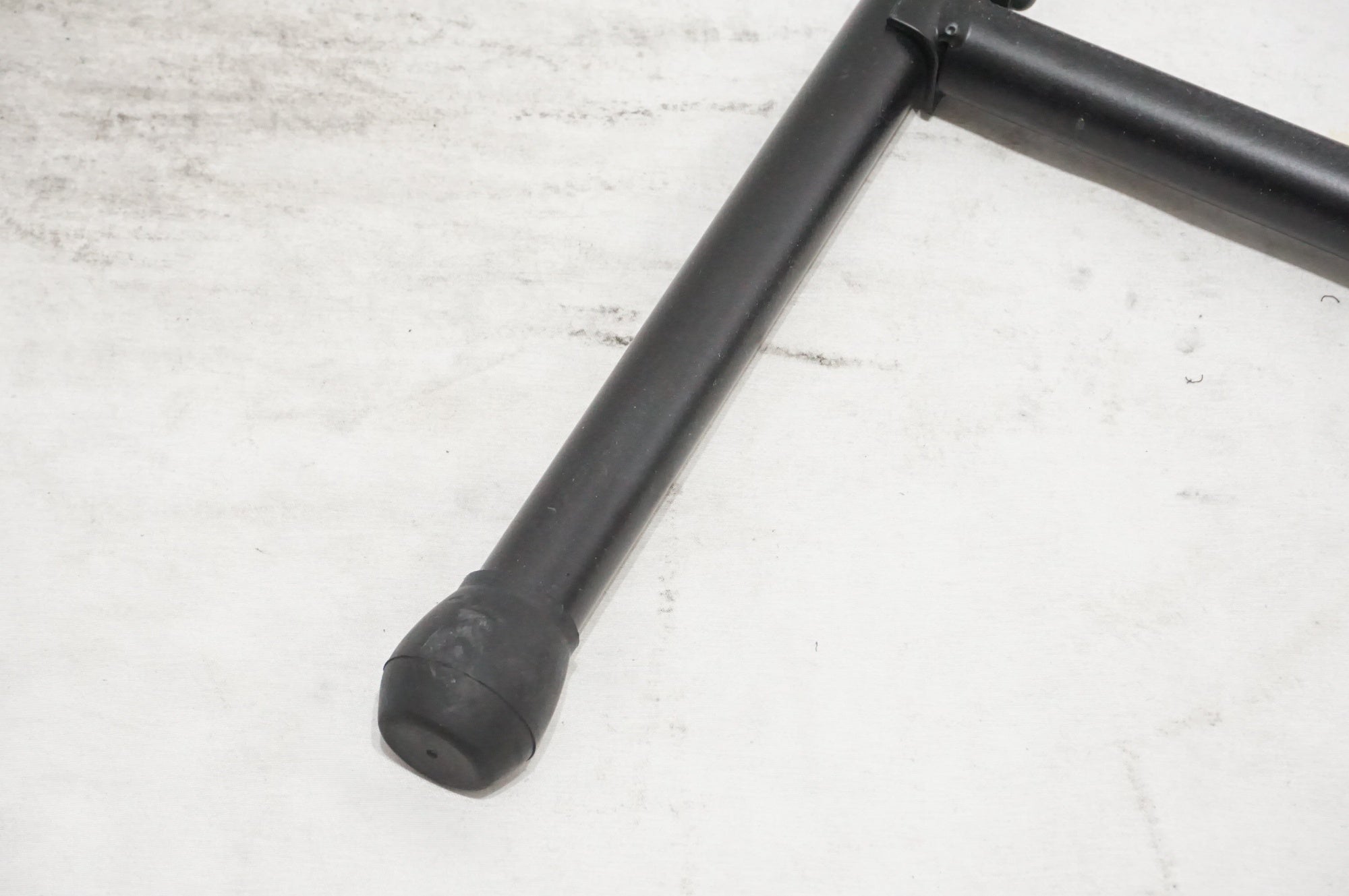 iWA 「アイダブルエー」 A01V SPECIAL ディスプレイスタンド / AKIBA店