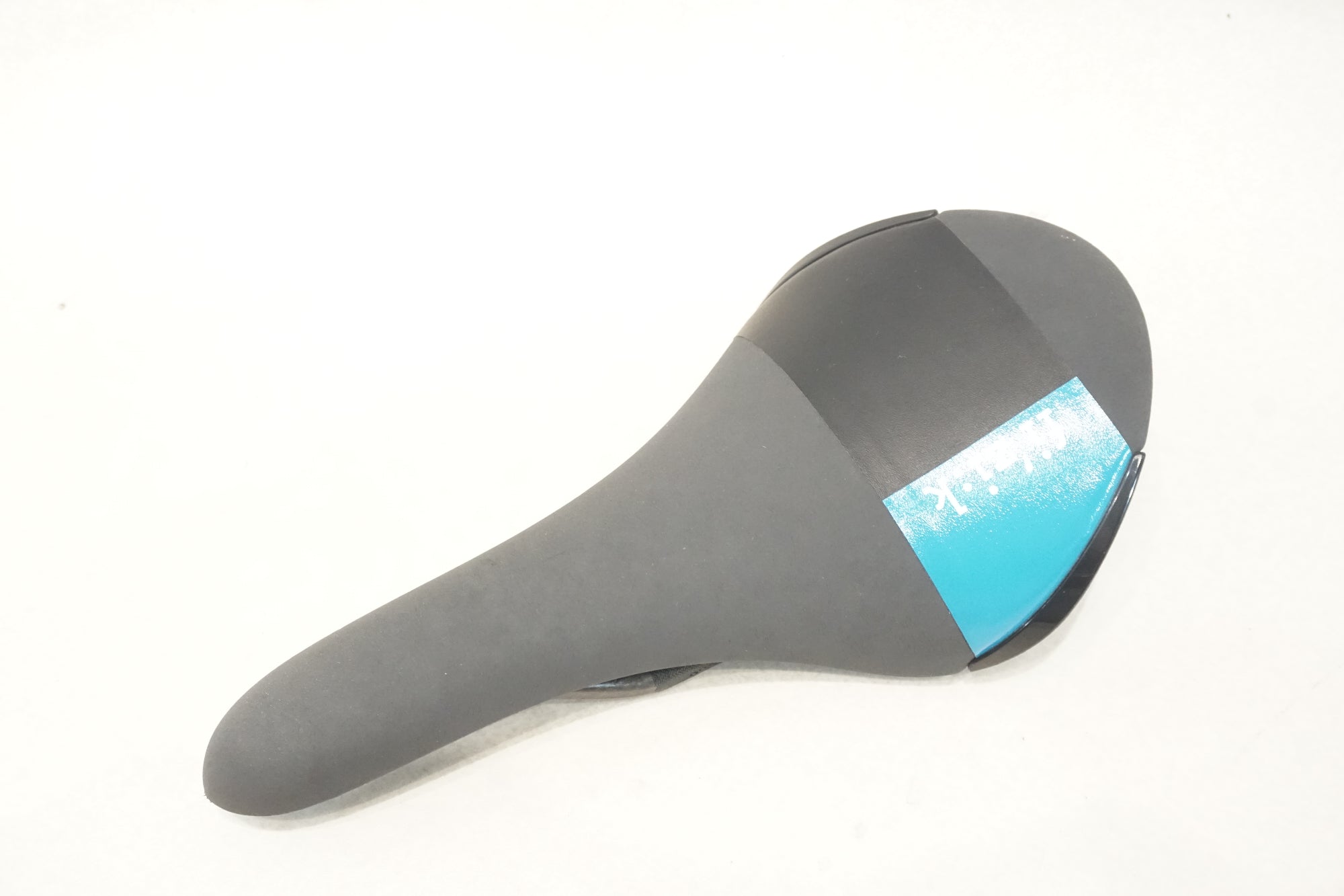 FIZIK 「フィジーク」 ALIANTE R3 カーボンレール サドル / 横浜戸塚店