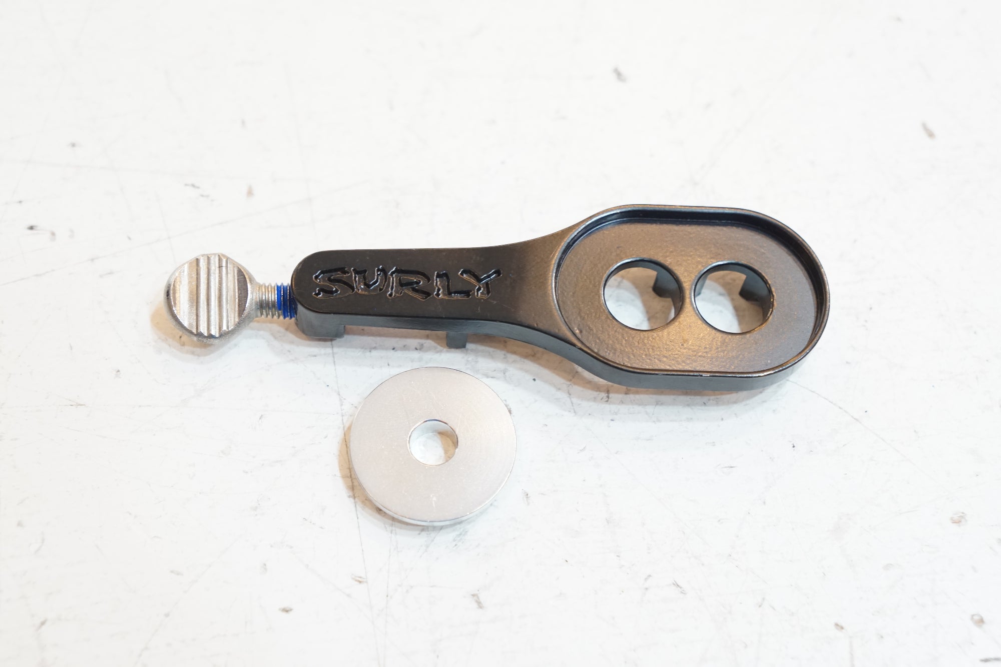 SURLY 「サーリー」 THRU-AXLE SNUGGNUT CHAIN TENSIONER チェーンテンショナー / バイチャリ浦和ベース