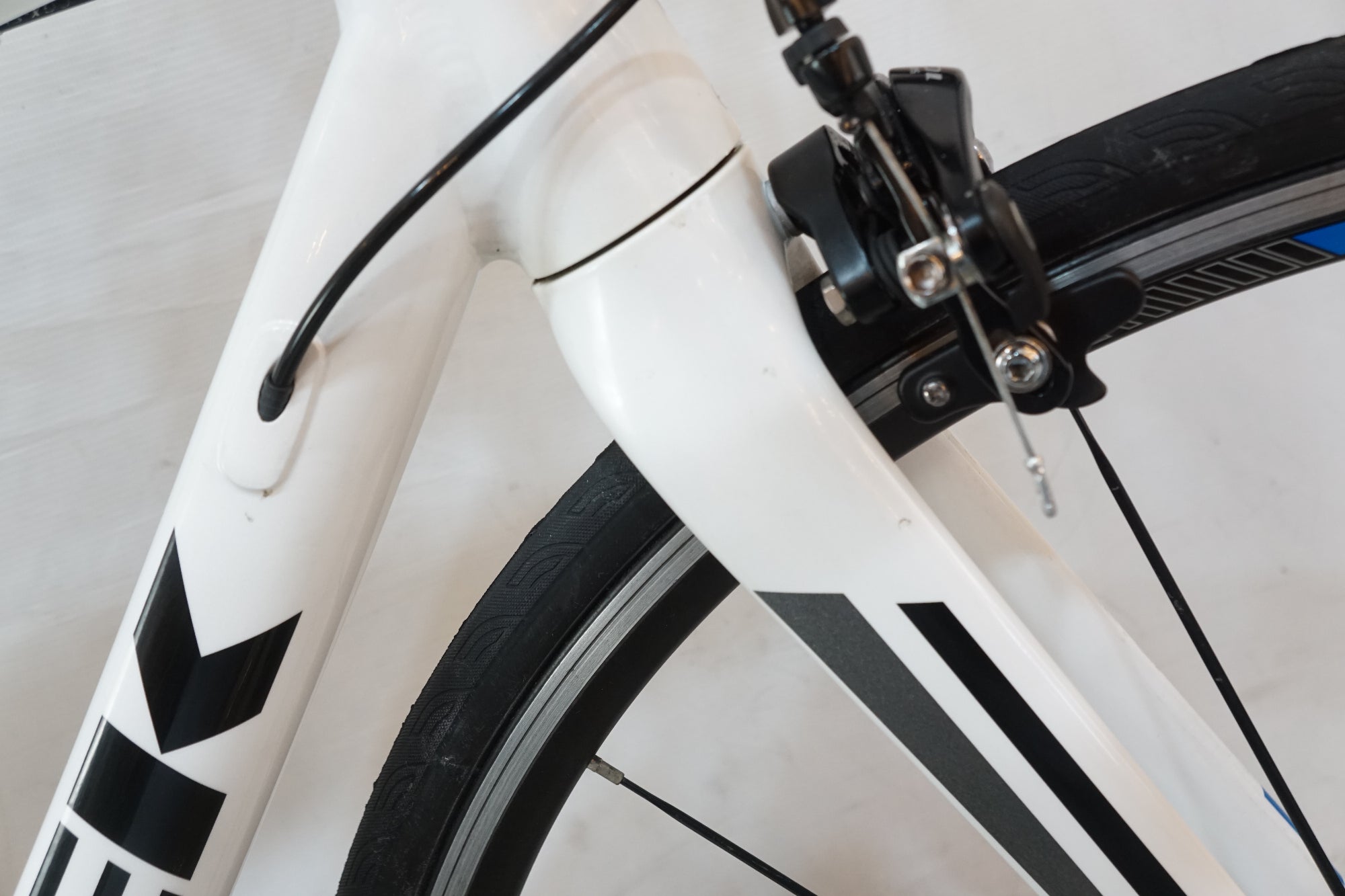 TREK 「トレック」 MADONE2.1 2014年モデル ロードバイク TREK 「トレック」 MADONE2.1 2014年モデル ロードバイク / バイチャリ