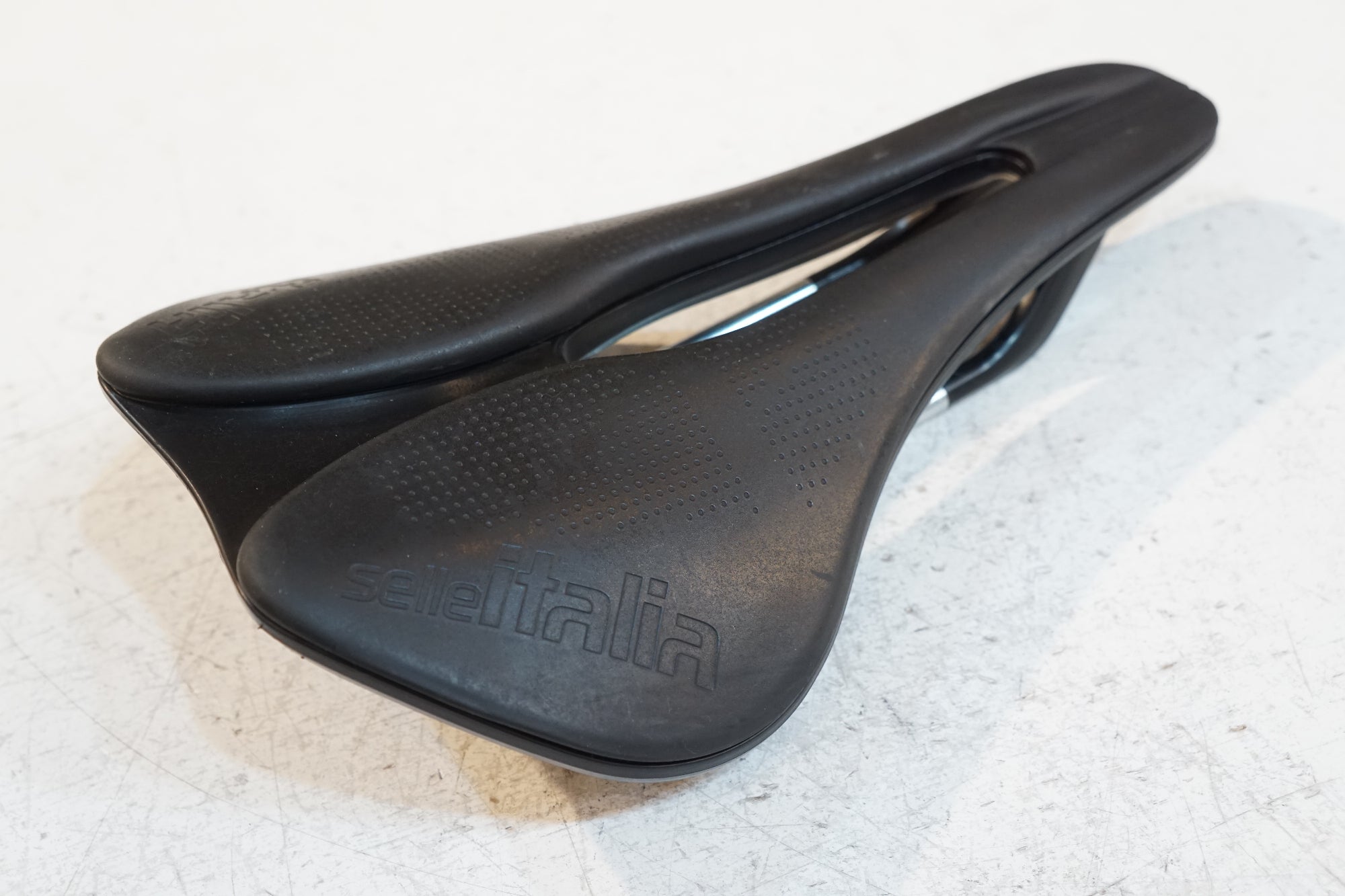 SELLE ITALIA 「セラ イタリア」 BOOST サドル / バイチャリ浦和ベース