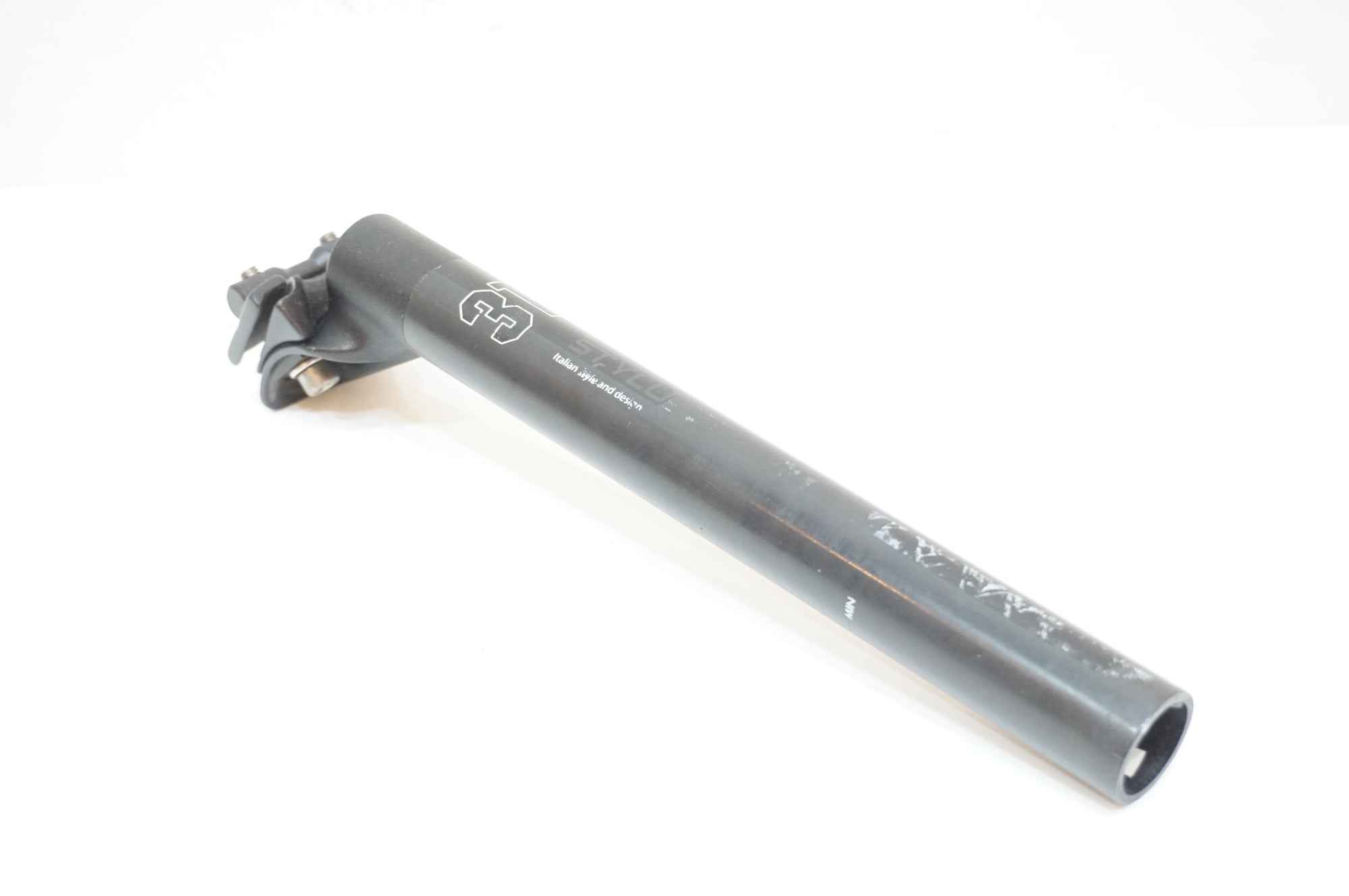 3T 「スリーティー」 STYLUS 25 TEAM φ27.2 270mm シートポスト / 浦和ベース