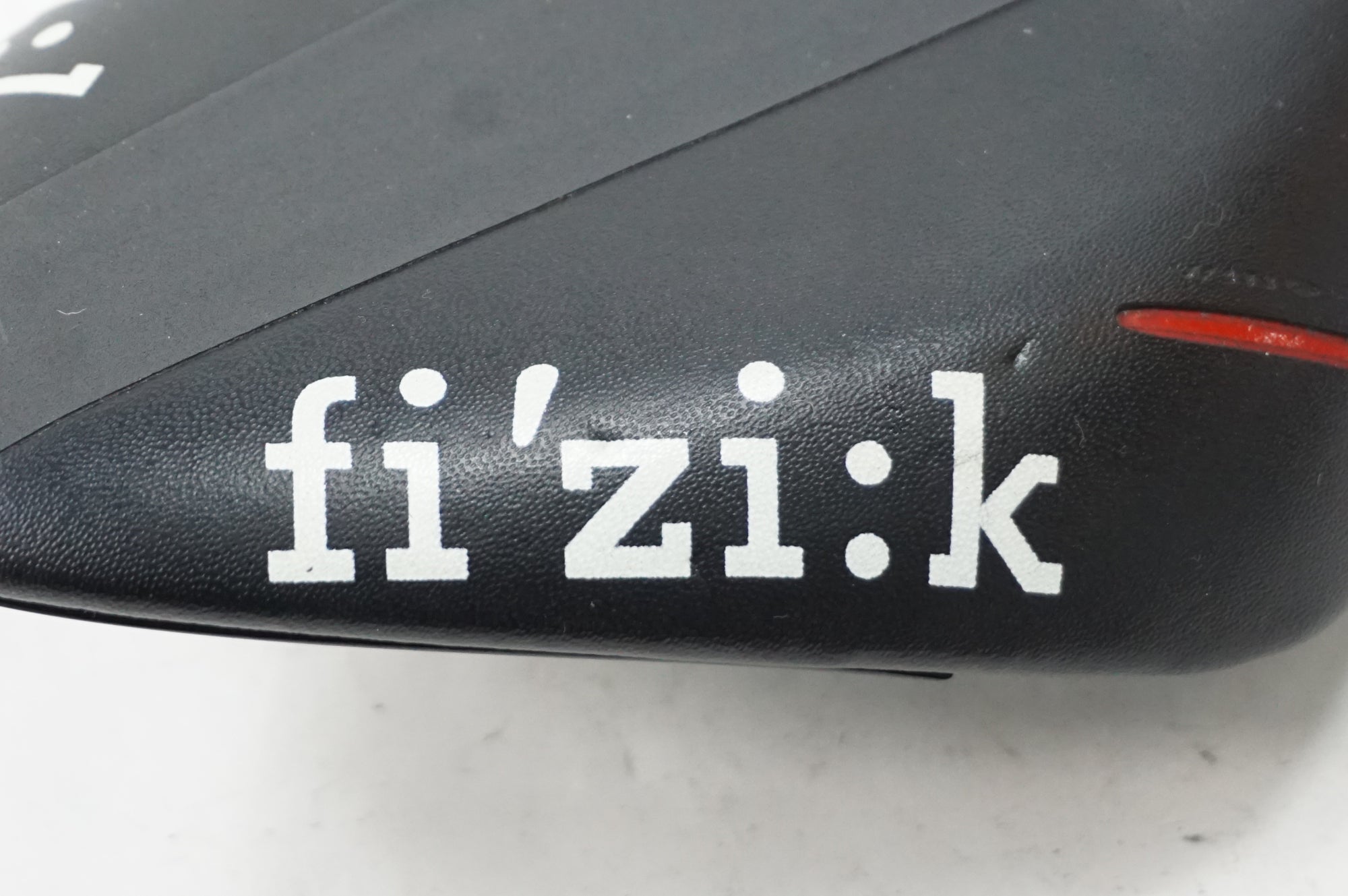 FIZIK 「フィジーク」 ARIONE R3 BRAIDED サドル / 川越店