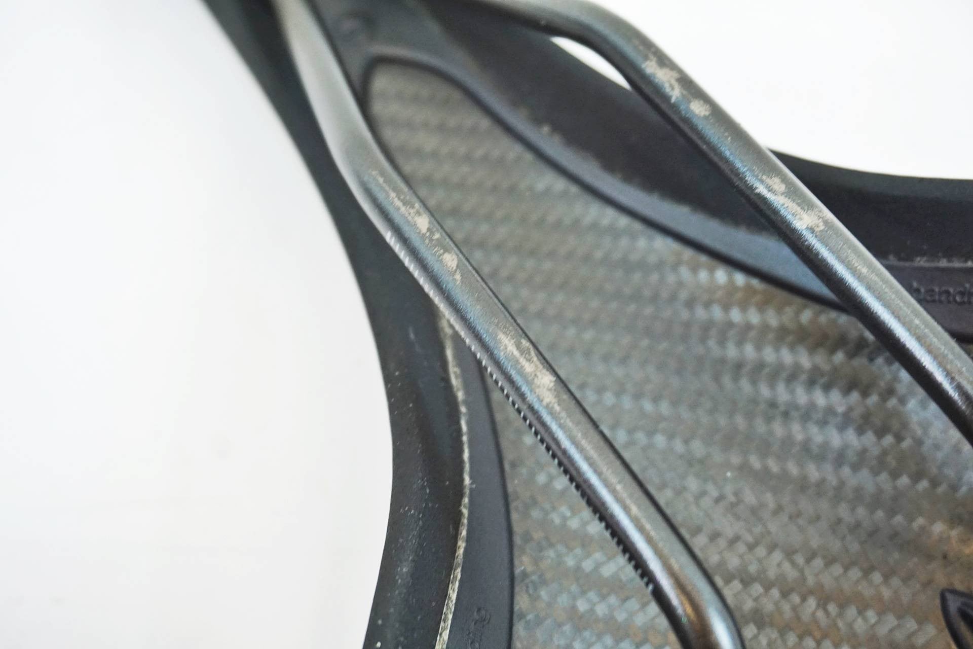 FIZIK 「フィジーク」 ALIANTE R3 サドル / 有明ガーデン店