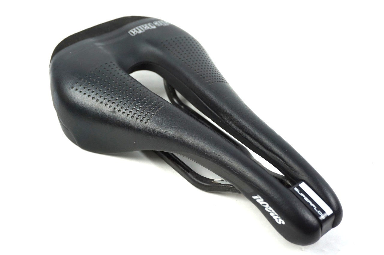 SELLE ITALIA 「セライタリア」 NOVUS BOOST KIT CARBONIO SUPERFLOW サドル / 川越店