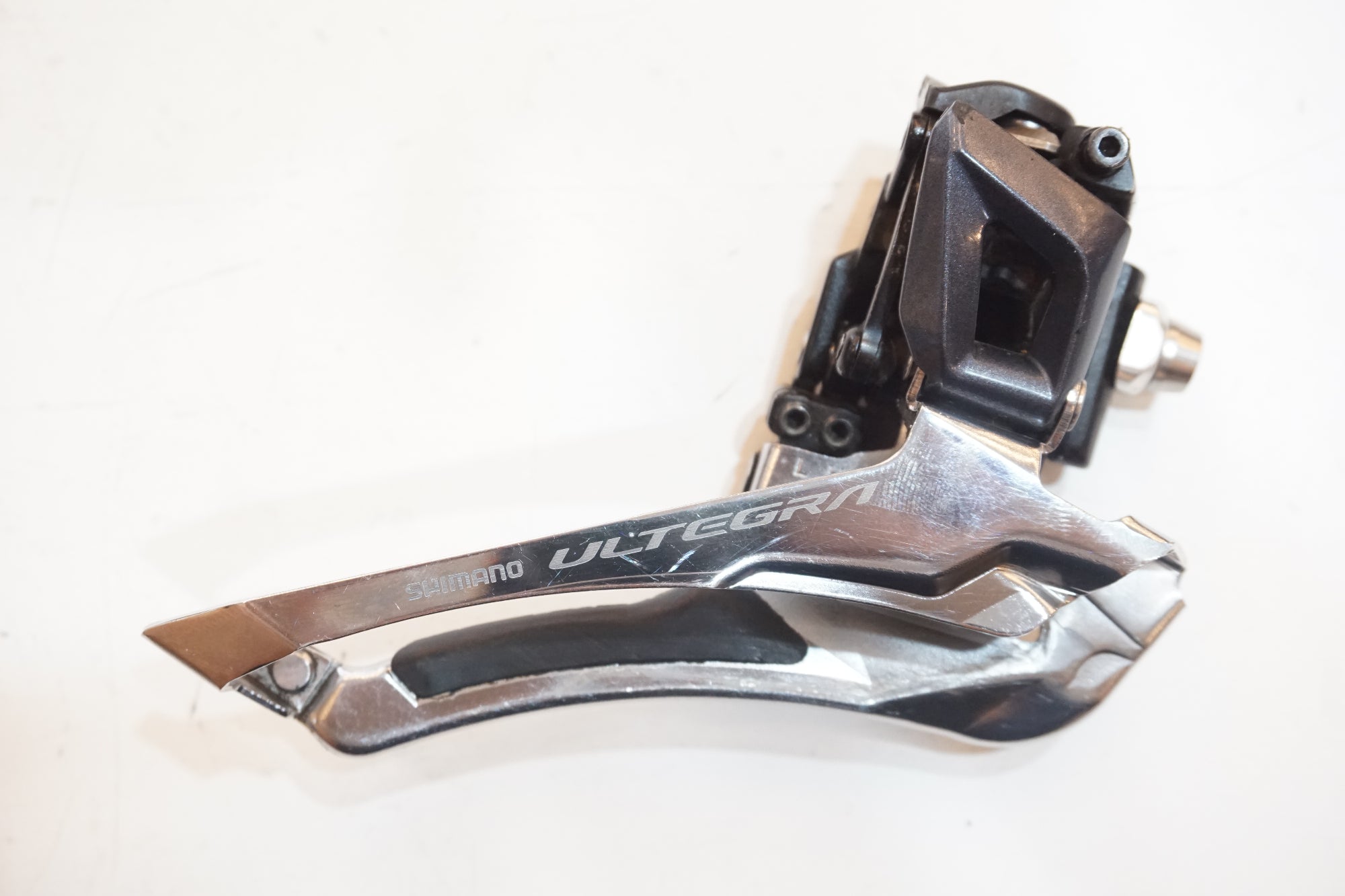 SHIMANO 「シマノ」 ULTEGRA FD-R8000 フロントディレイラー / バイチャリ浦和ベース