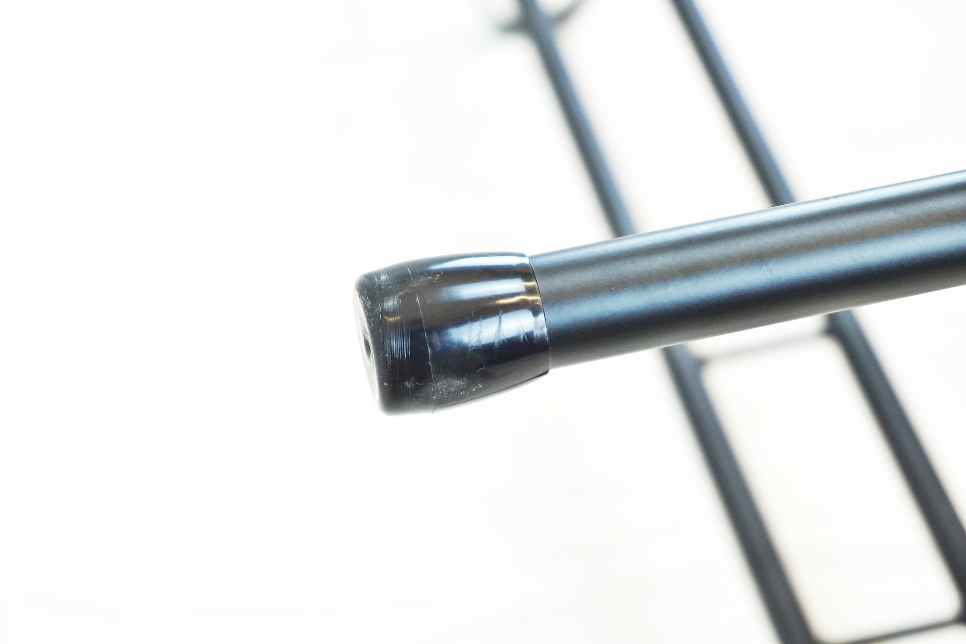 IWA 「イワ」 A01V ディスプレイスタンド / 有明ガーデン店