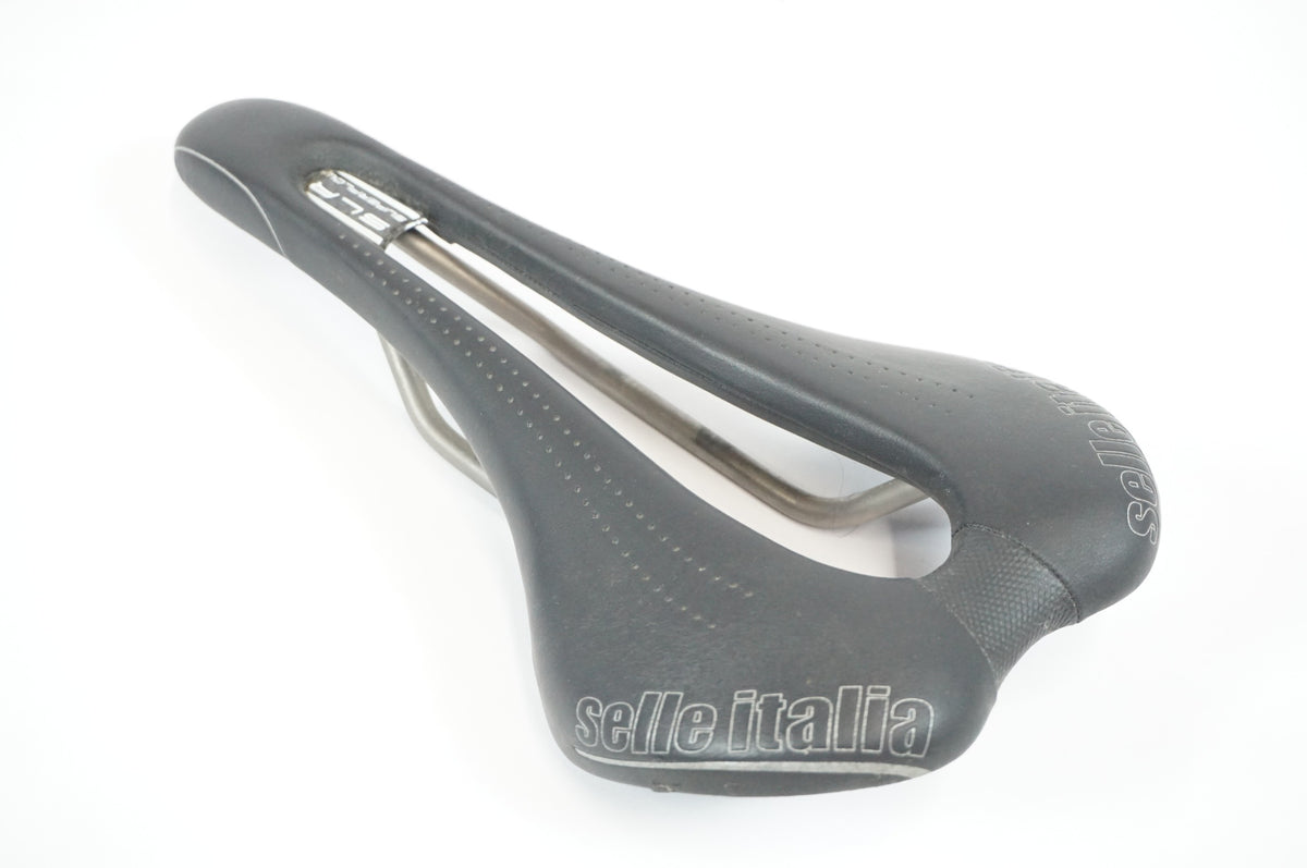 SELLE ITALIA 「セライタリア」 SLR SUPERFLOW サドル / 宇都宮店