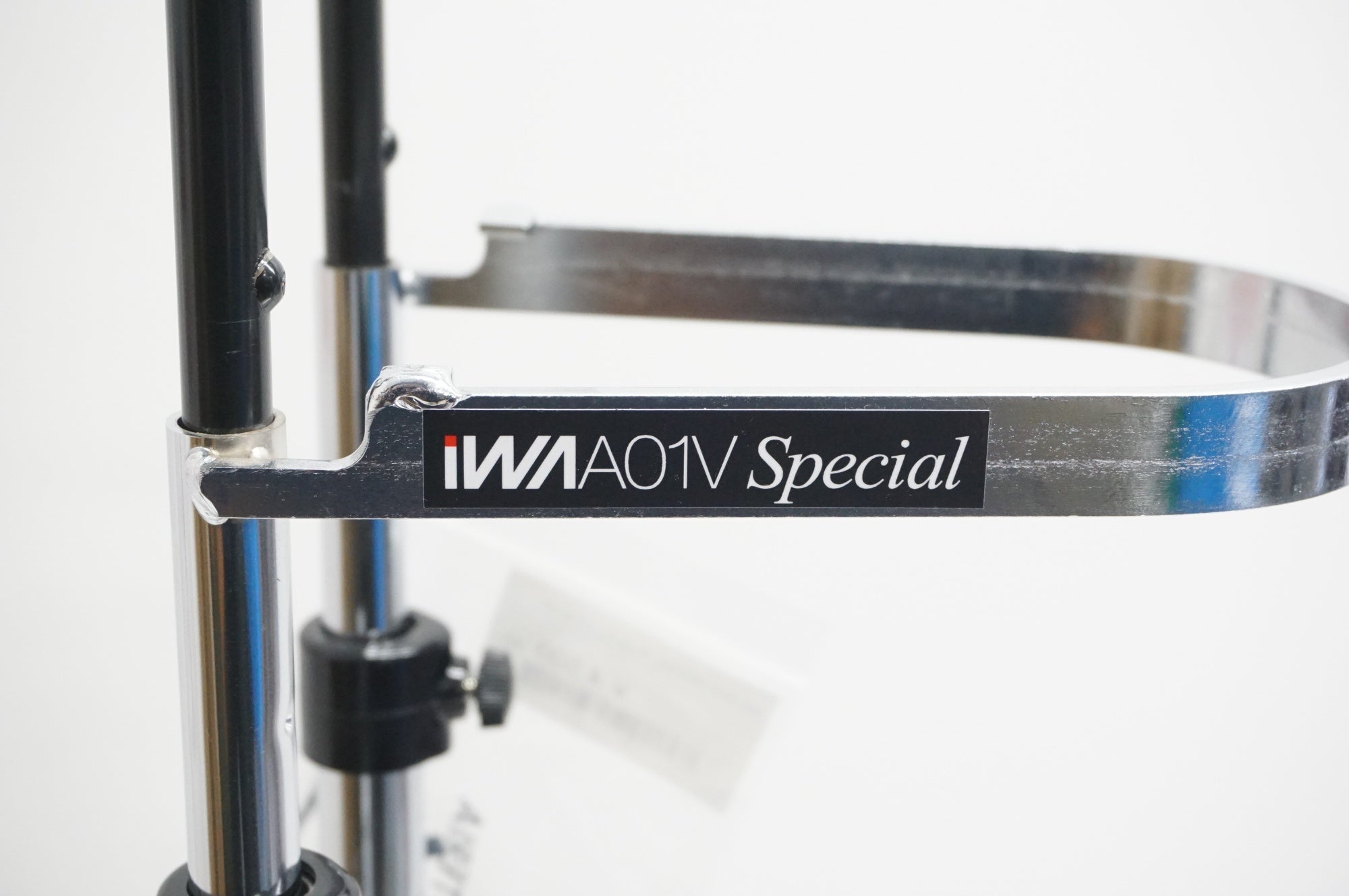 IWA 「イワ」 A01V SPECIAL ディスプレイスタンド / 福岡店