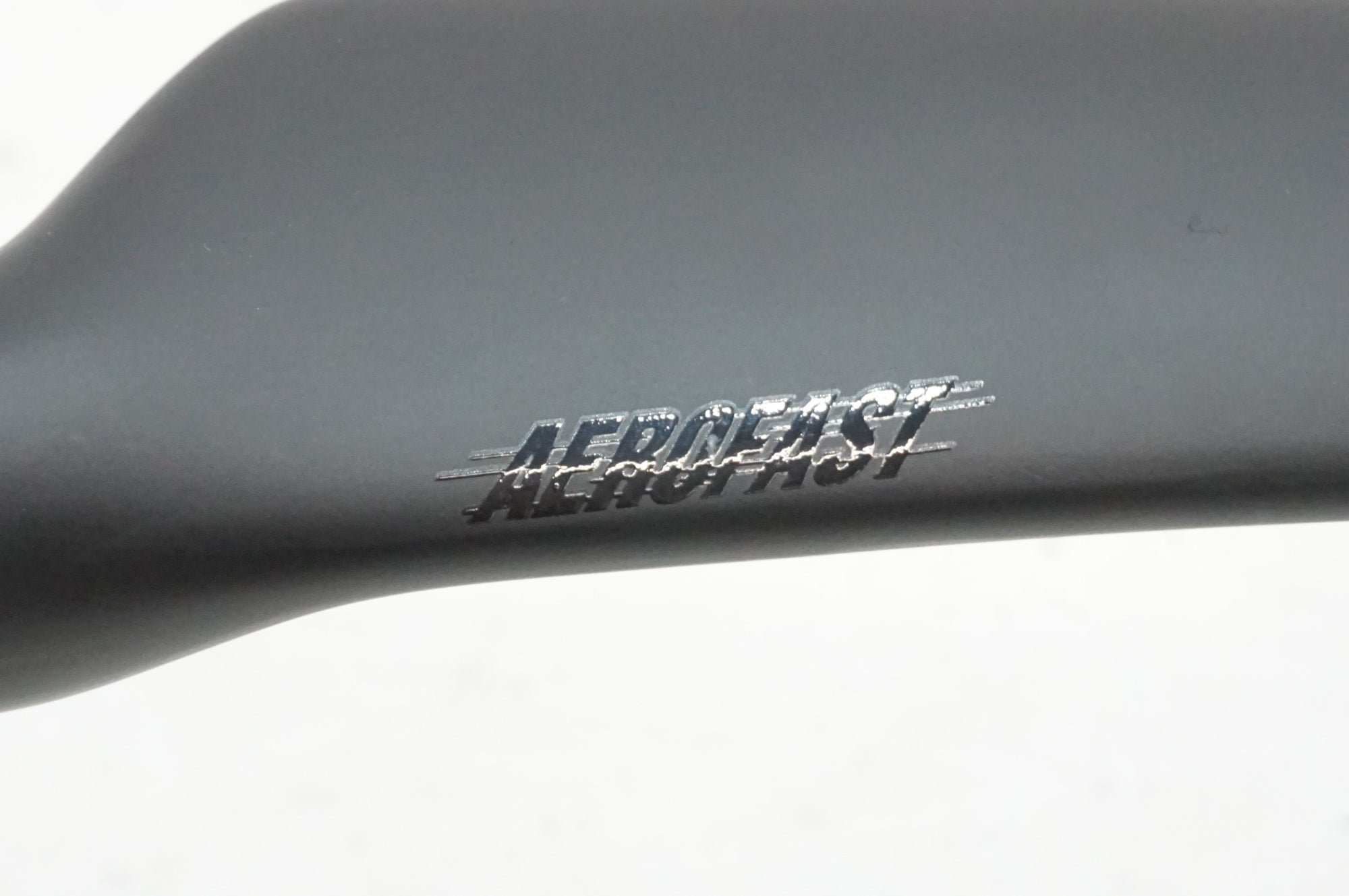 TNI 「ティーエヌアイ」 AEROFAST 400mm φ31.8  ハンドル / 大宮店