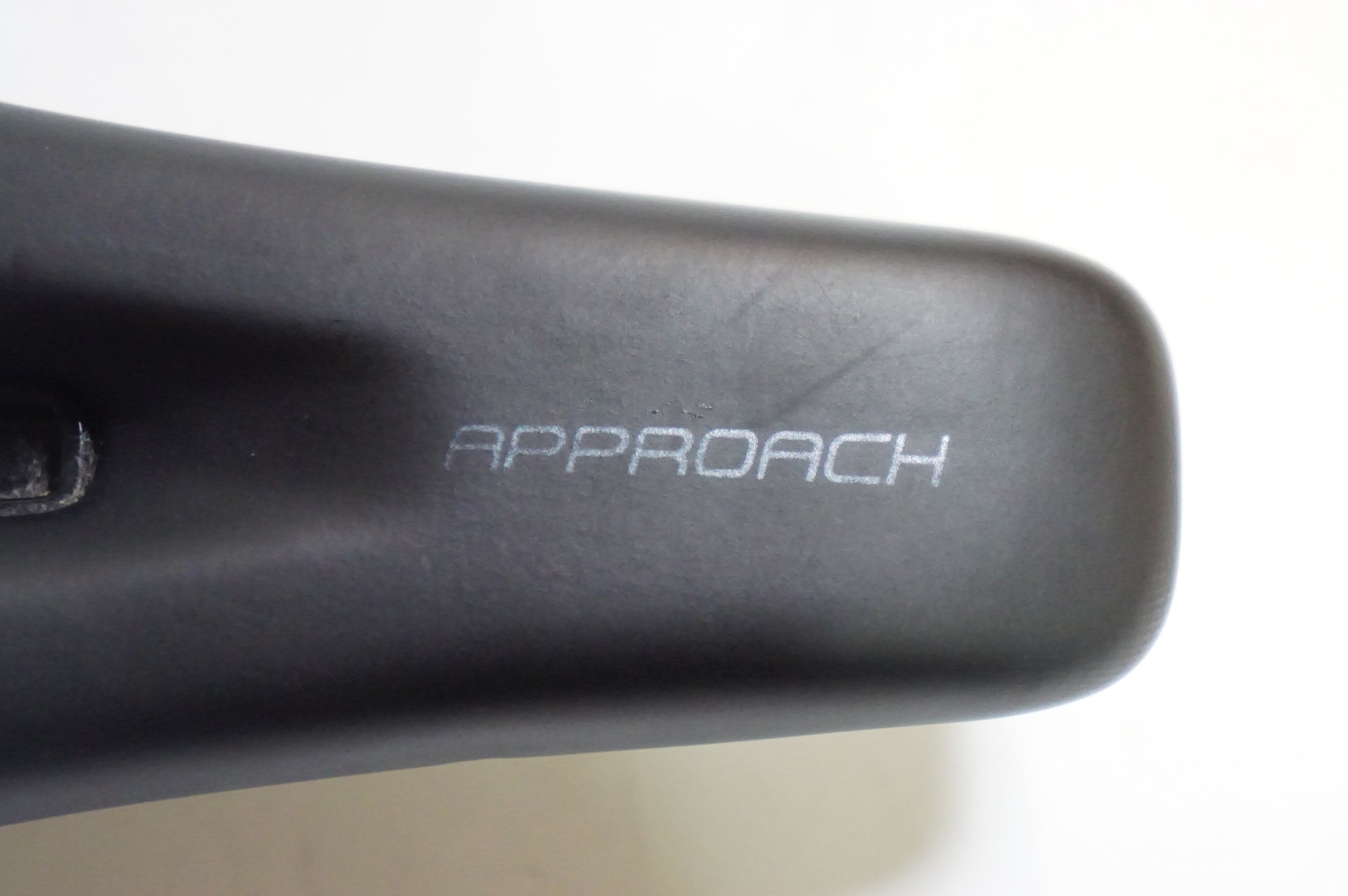 GIANT 「ジャイアント」 APPROACH サドル / 熊谷本店