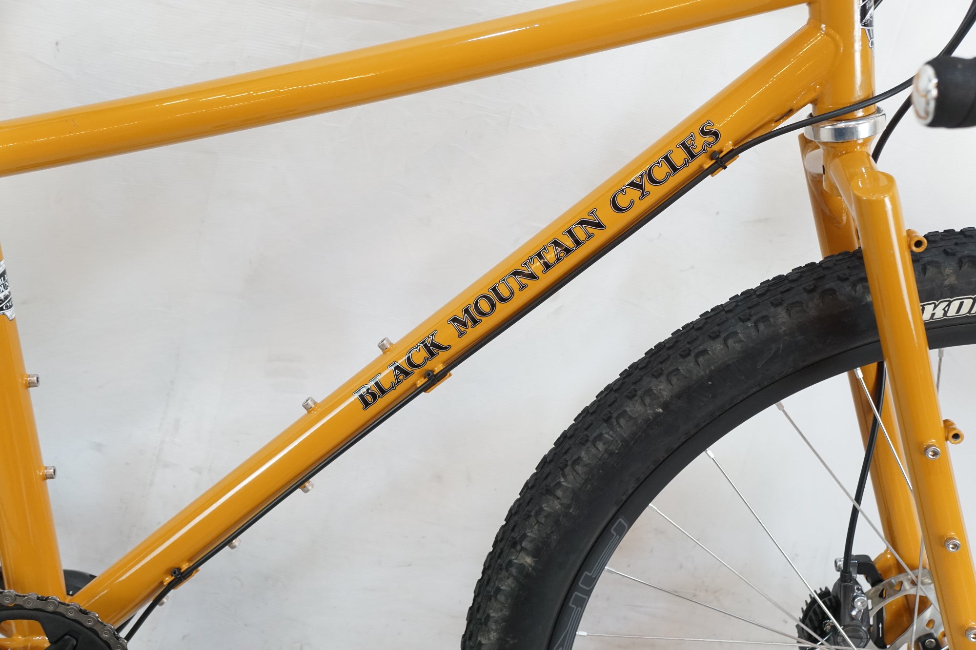 BLACK MOUNTAIN CYCLES 「ブラック マウンテン サイクルズ」 LA CABRA 2023年モデル ロードバイク / バイチャリ浦和ベース