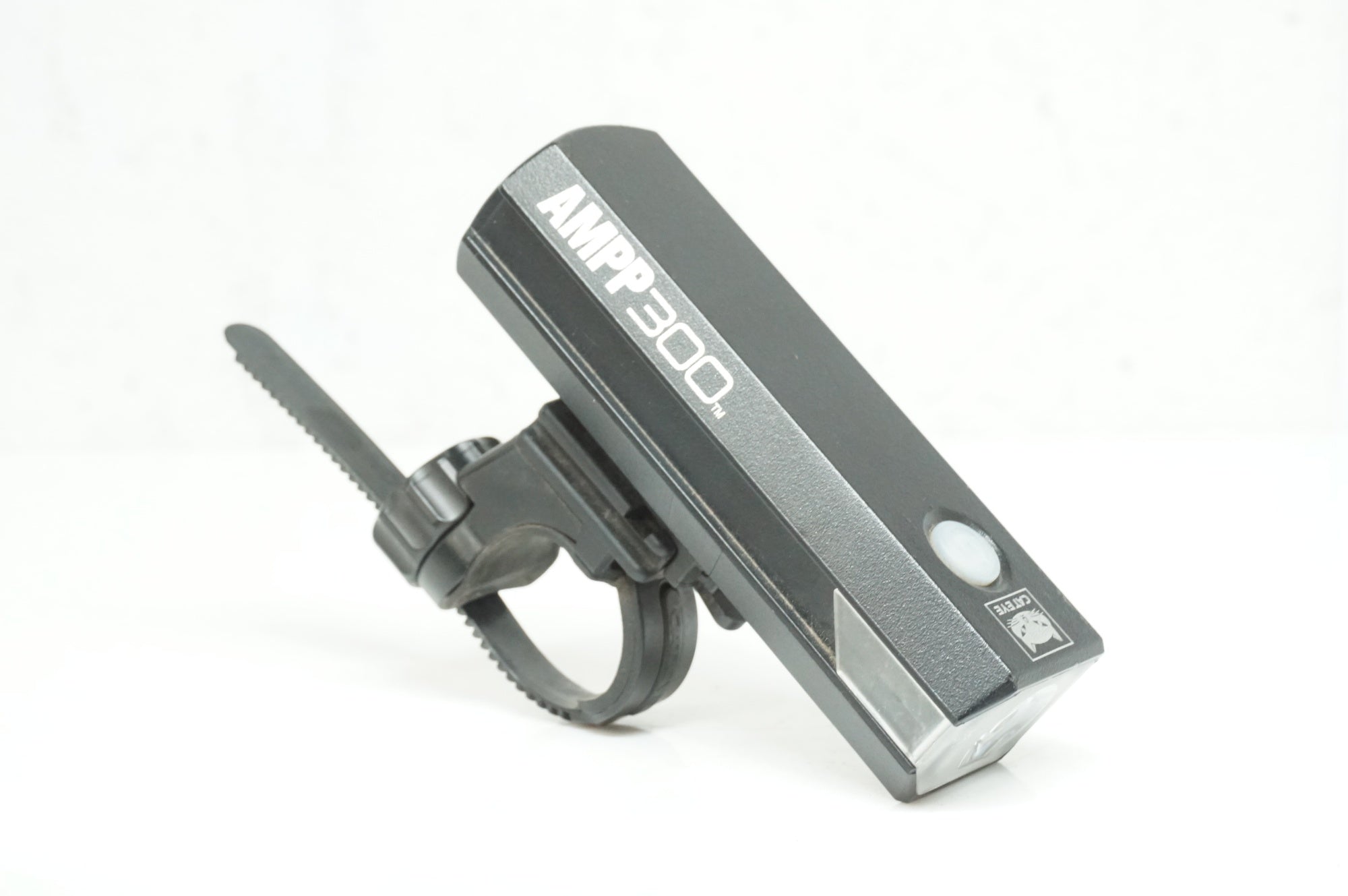 CATEYE 「キャットアイ」 AMPP 300 フロントライト / 大宮店