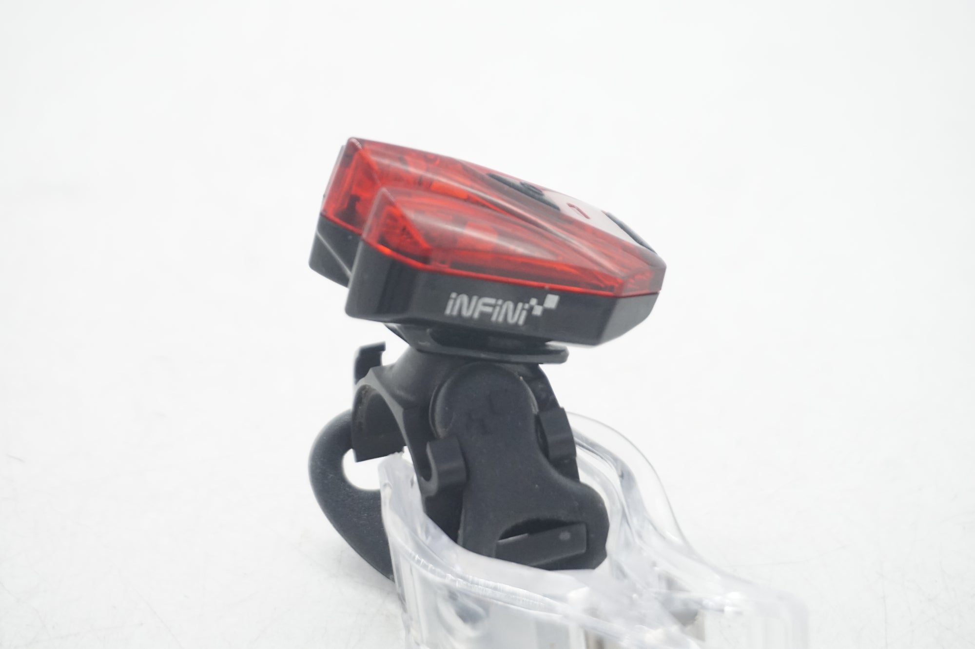 INFINI 「インフィニ」 リアライト / 大阪門真店