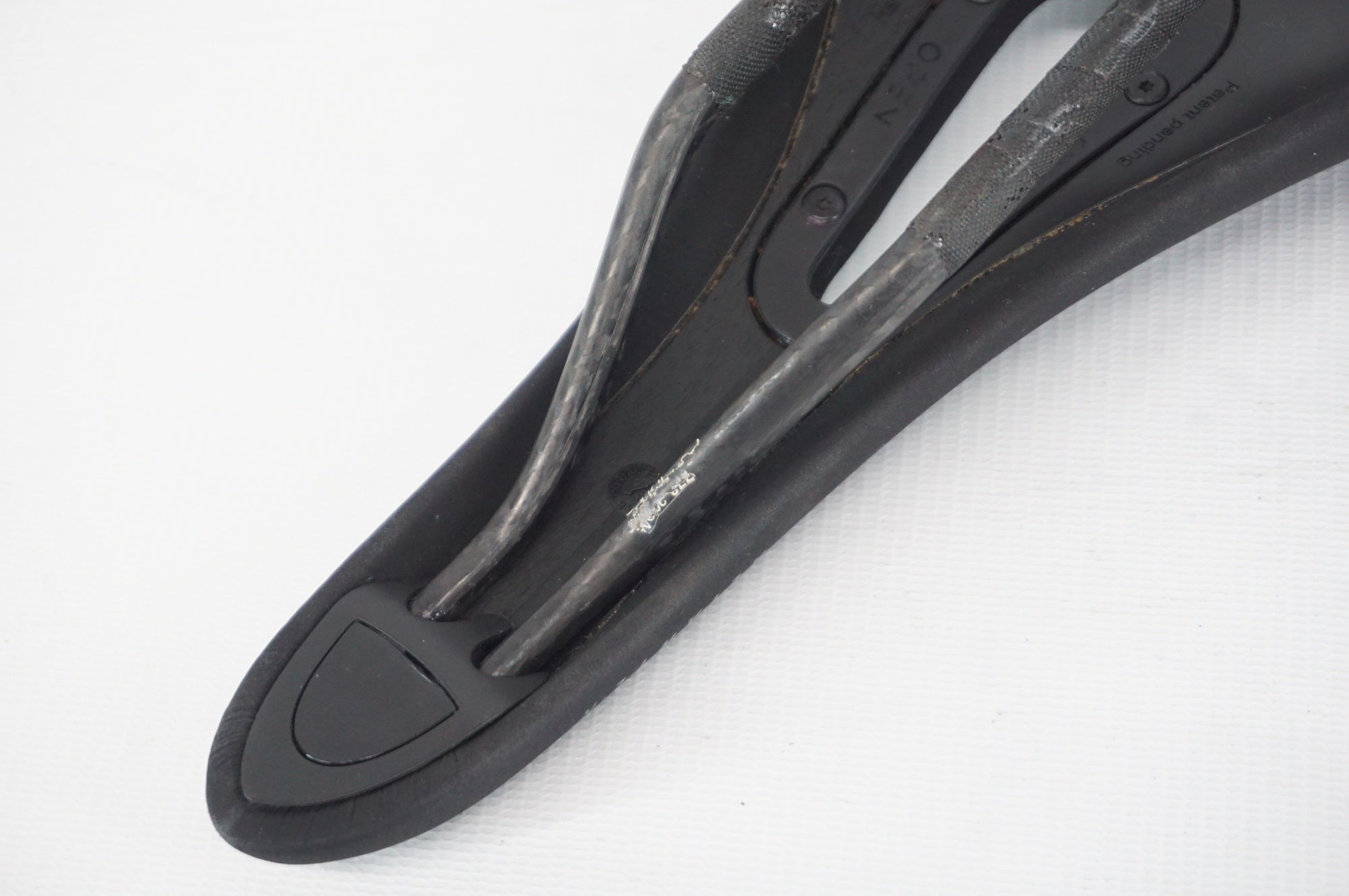 FIZIK 「フィジーク」 ALIANTE R1 OPEN サドル / 阪急塚口店