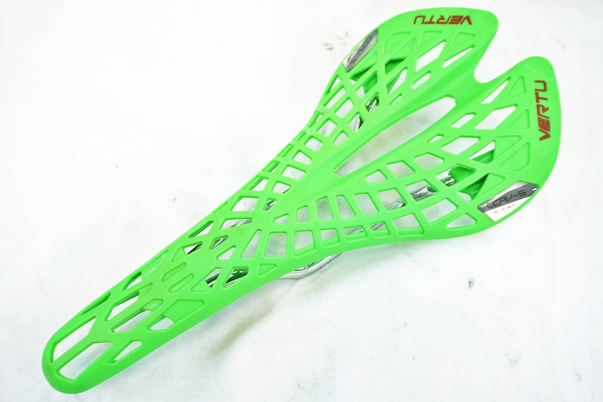 VERTU 「ヴァーチュ」 サドル / 有明ガーデン店