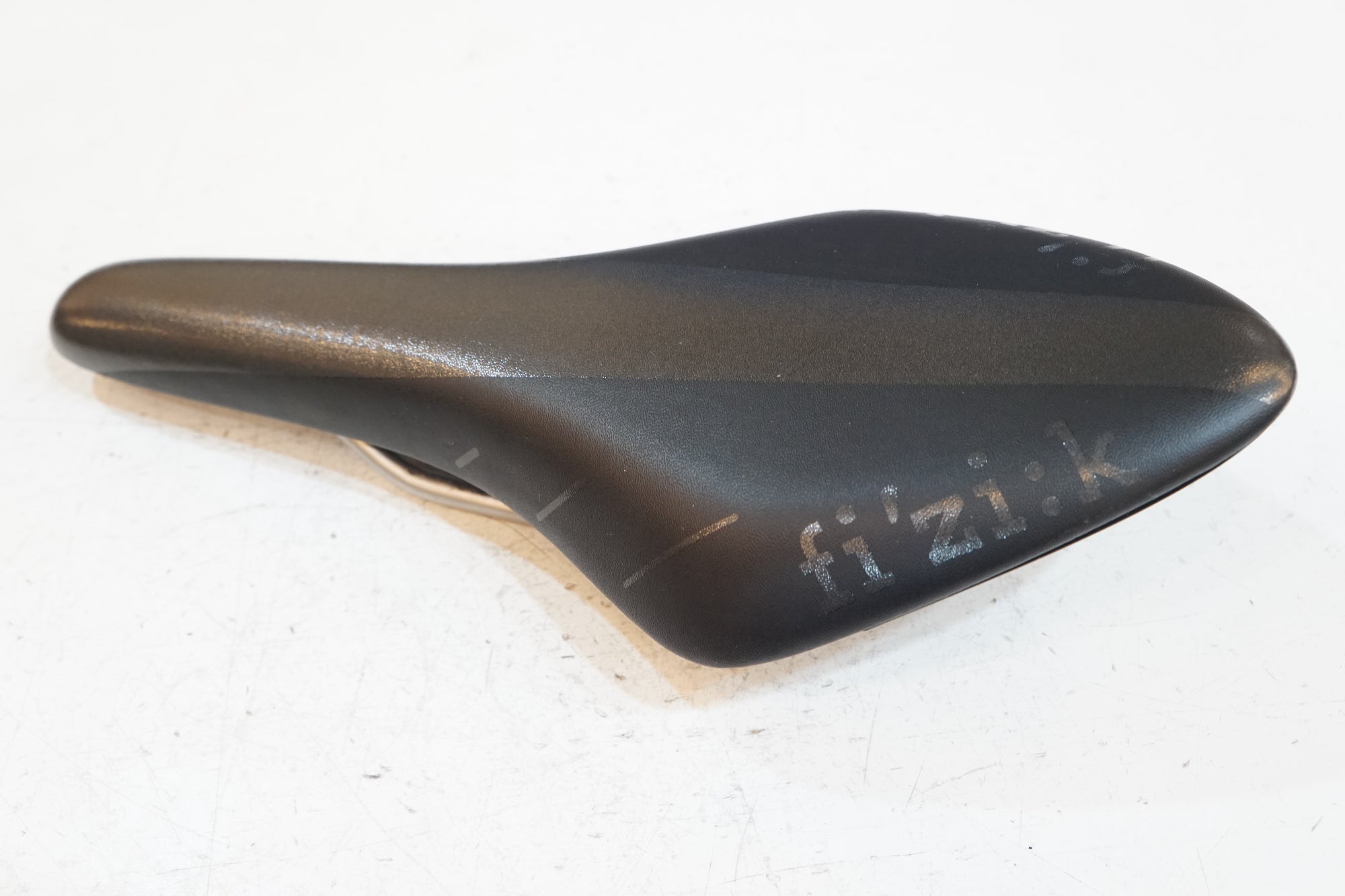 FIZIK 「フィジーク」 ARIONE R7 サドル / バイチャリ浦和ベース