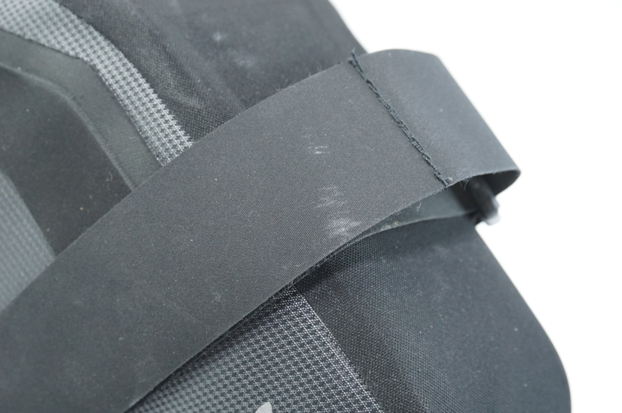 APIDURA 「アピデュラ」 EXPEDITION SADDLE PACK 9L サドルバッグ / 中目黒店