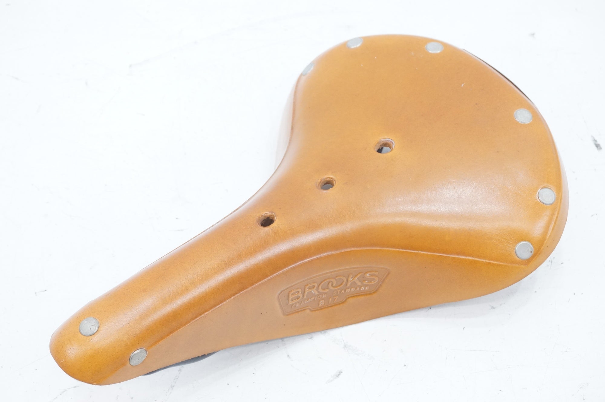 希少レア！BROOKS B17中古ブルックス Amazon | BROOKS(ブルックス) レザーサドル 穴空け加工を施した