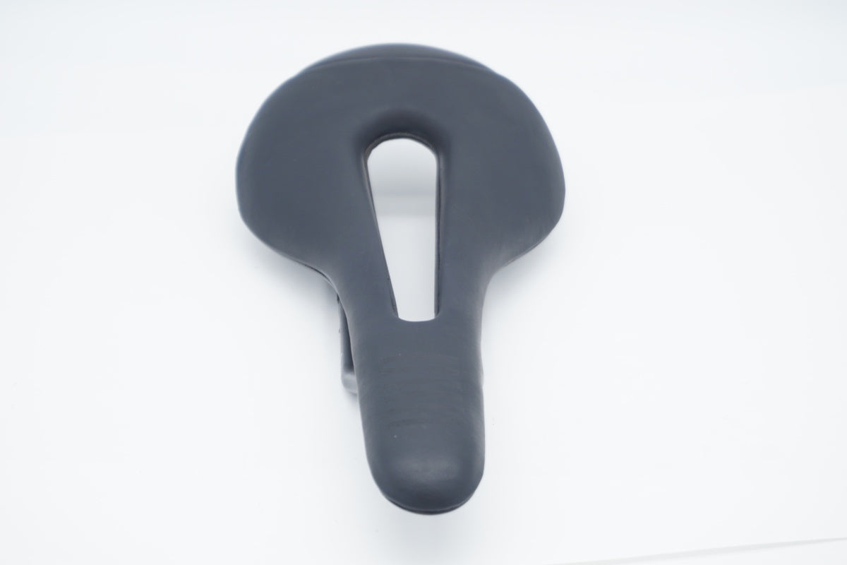 美品 Rapha PRO TEAM CUT OUT SADDLE カーボンサドル ラファ サドル | Rapha