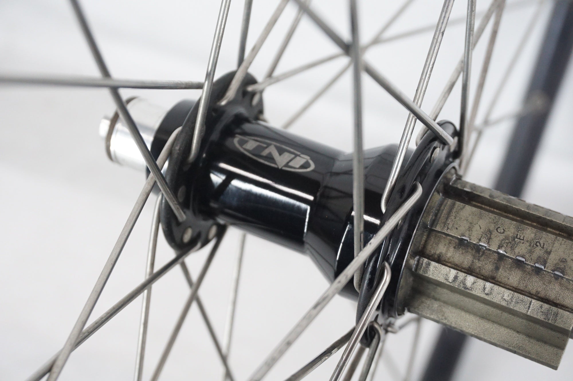 TNI 「ティーエヌアイ」 ハブ/AMBROSIO リム カンパフリー ホイールセット / 阪急塚口店