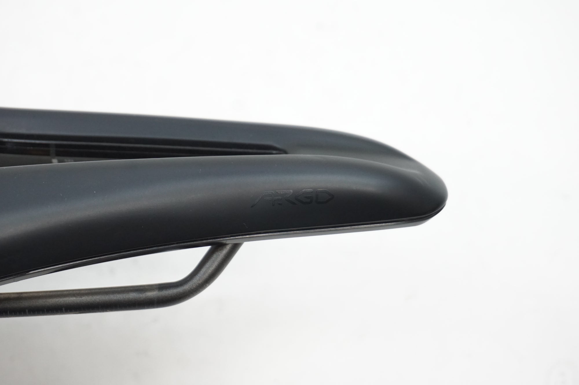 fizik 「フィジーク」 ARGO VENTO R3 サドル / 川越店