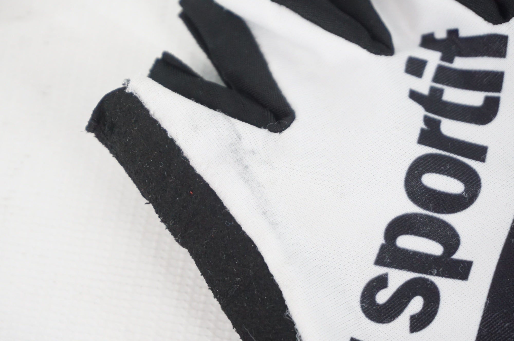 LE COQ SPORTIF 「ルコックスポルティフ」 Mサイズ 指切りグローブ / 阪急塚口店