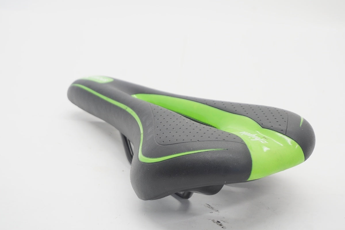 ZHIGIU 「チー・チウ」SPORT サドル/ 京都八幡店