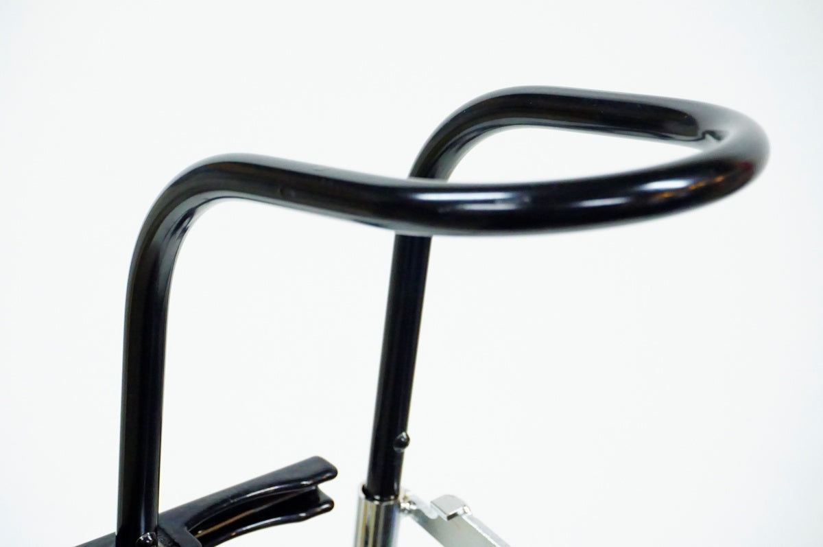 IWA 「イワ」 A01V SPECIAL ディスプレイスタンド / 名古屋大須店