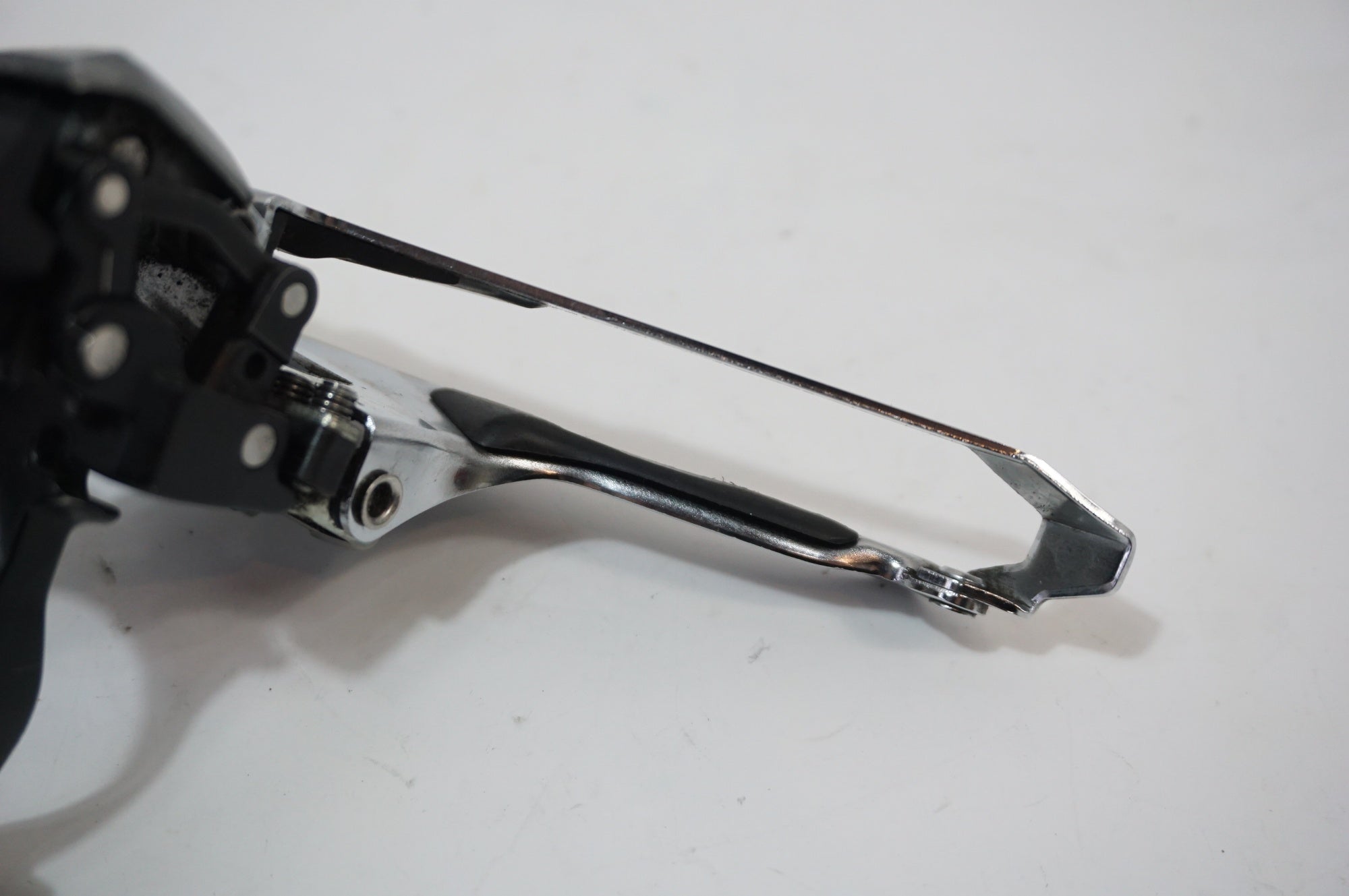 SHIMANO 「シマノ」 105 FD-5801 フロントディレイラー / 世田谷店