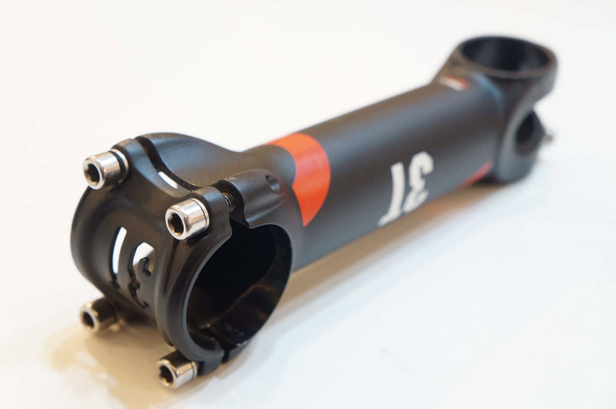 3T 「スリーティー」 ARX-TEAM φ31.8 140mm ステム / バイチャリ浦和ベース