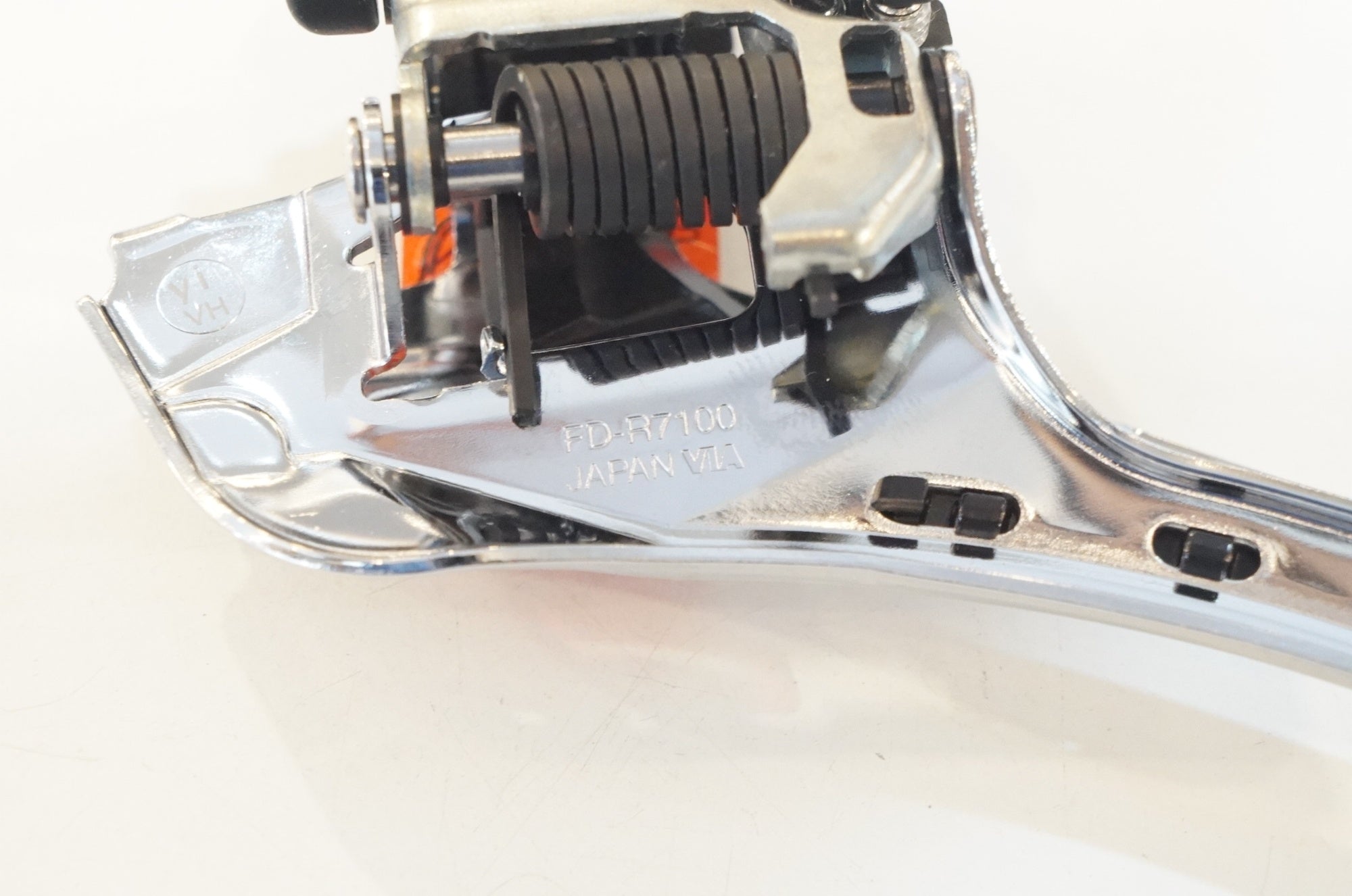 SHIMANO 「シマノ」 105 FD-R7100 フロントディレイラー / 浦和ベース