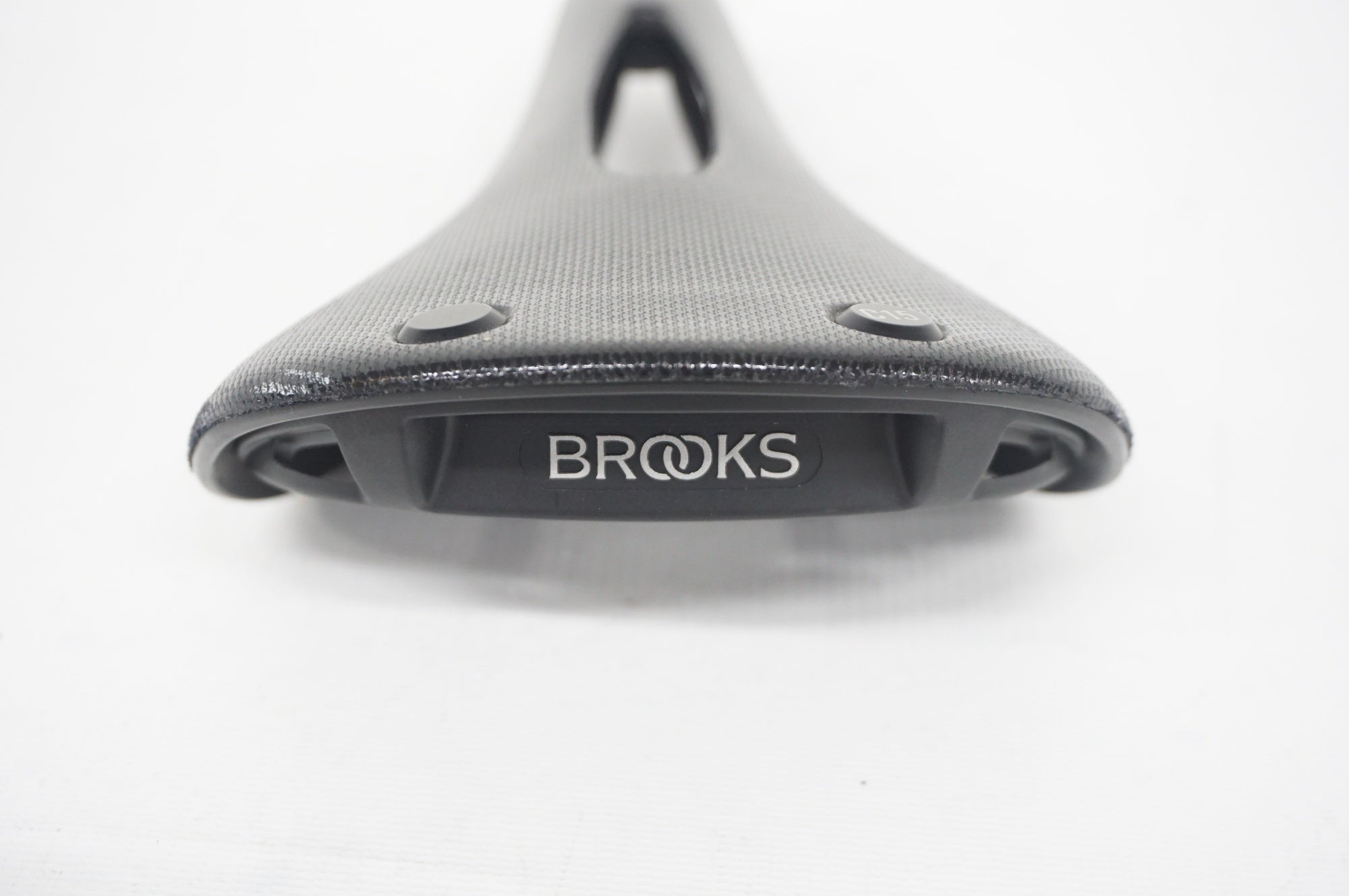 BROOKS 「ブルックス」 CAMBIUM C15 CARVED サドル / 阪急塚口店