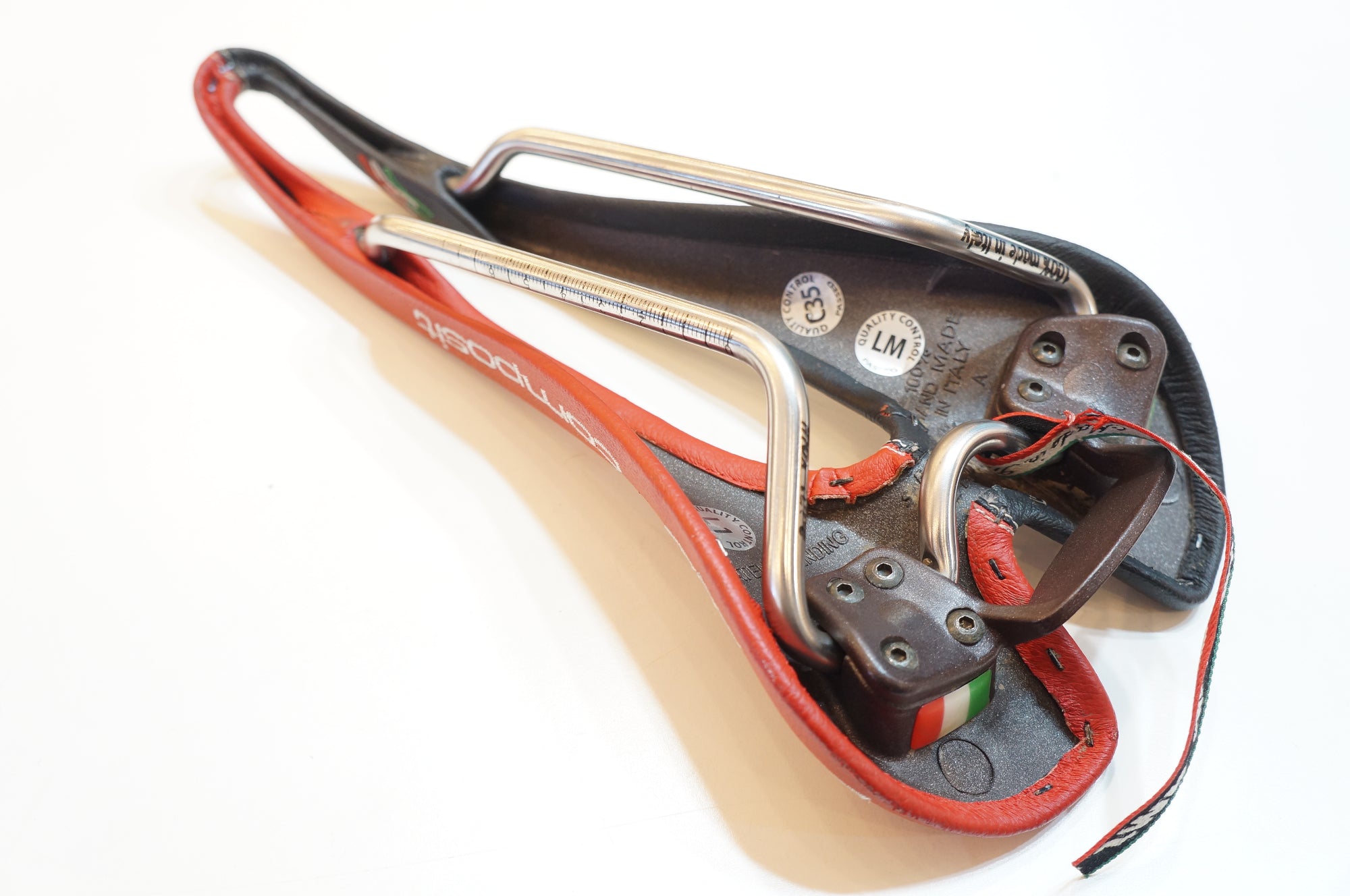 SELLE SMP 「セラ エスエムピー」 COMPOSIT サドル / バイチャリ浦和ベース