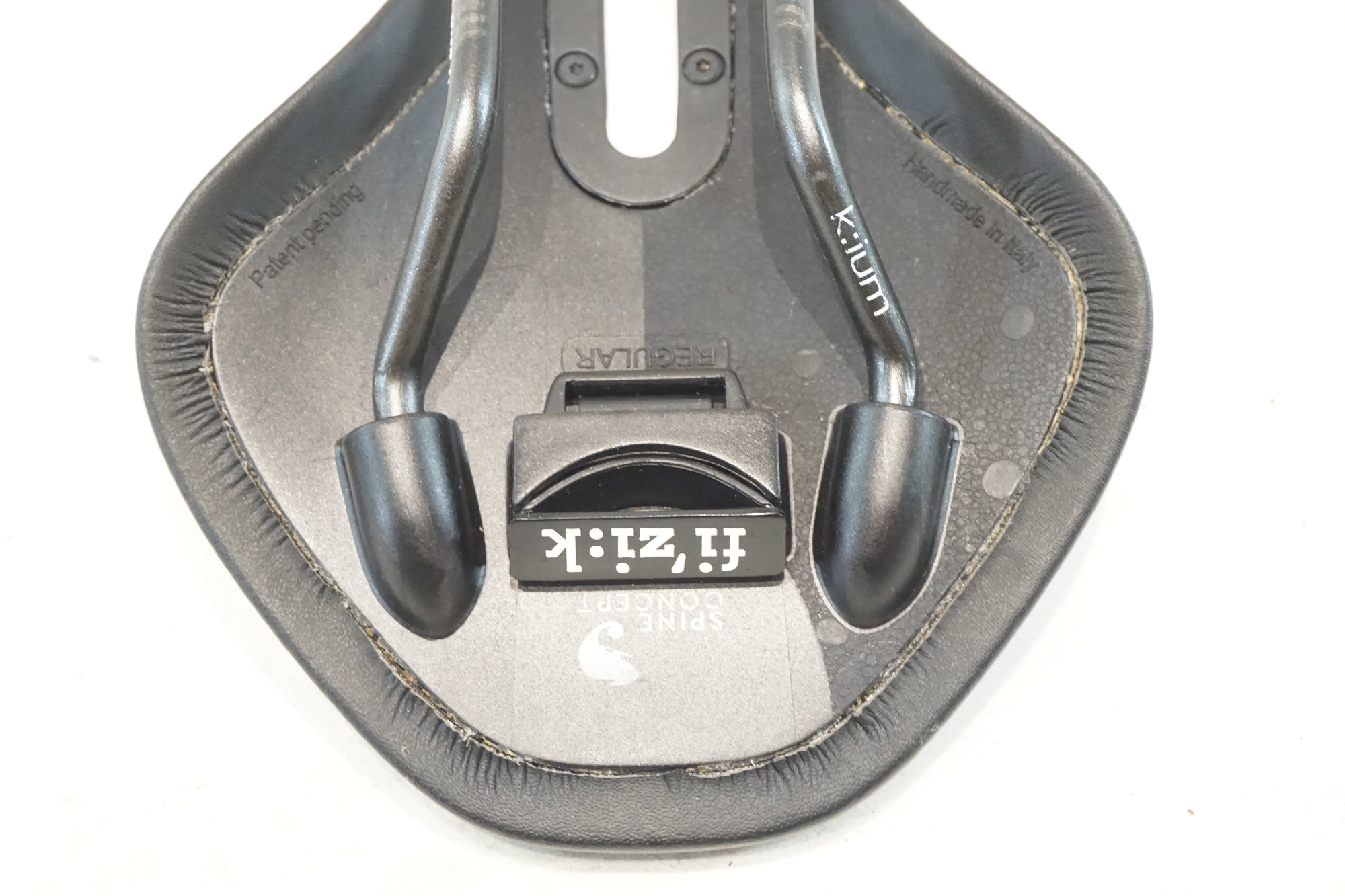 FIZIK 「フィジーク」 ANTARES R3 OPEN KIUMレール サドル / 横浜戸塚店