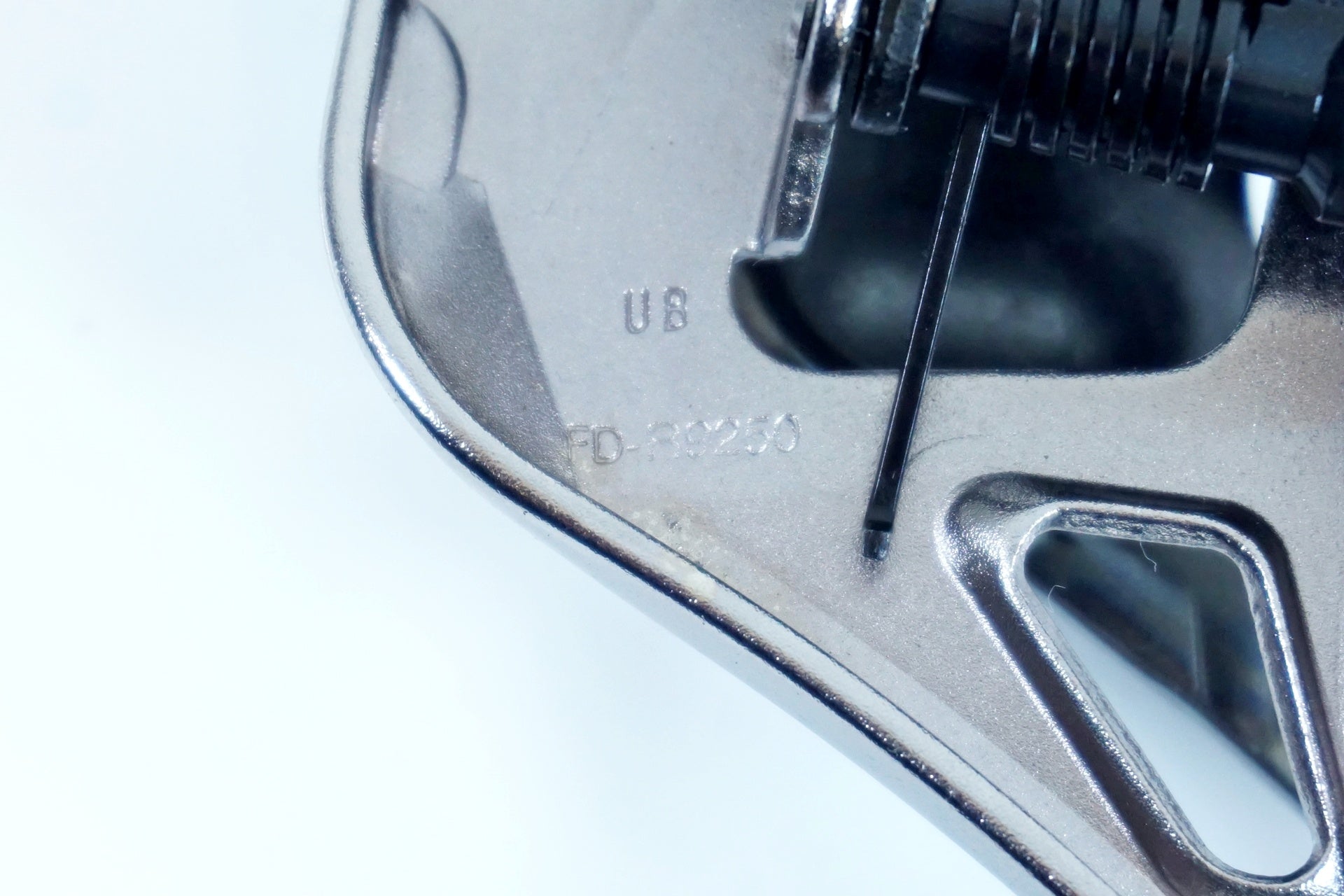SHIMANO 「シマノ」 DURA-ACE FD-R9250 Di2 フロントディレイラー / 有明ガーデン店