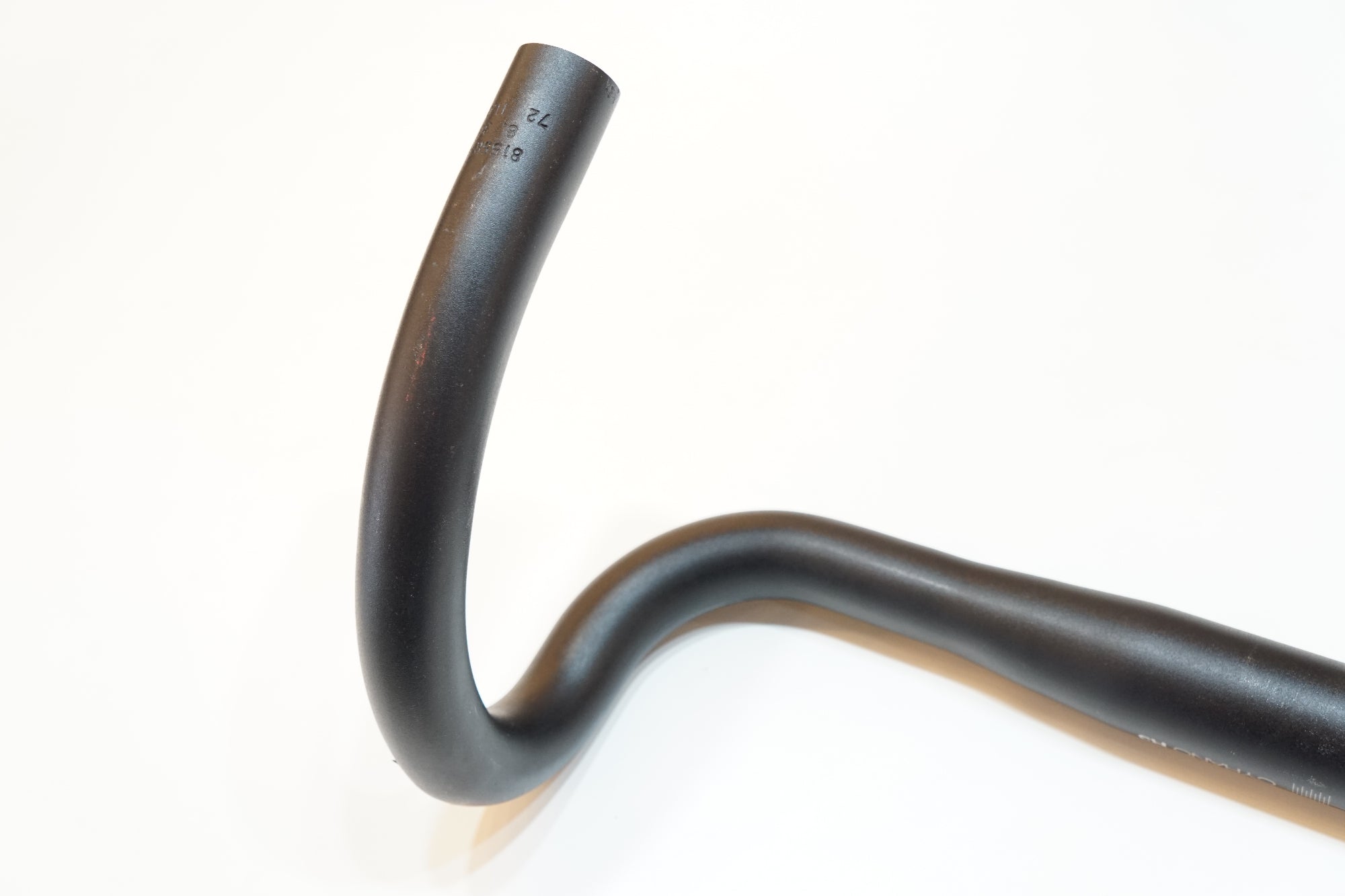 FIZIK 「フィジーク」 CYRANO R3 φ31.8 390mm ハンドル / バイチャリ浦和ベース