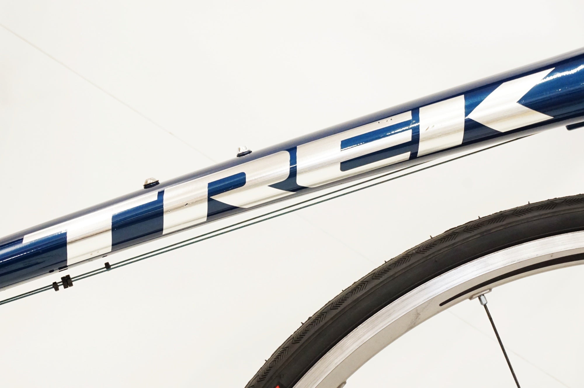 TREK 「トレック」 DOMANE AL 2 RIM 2021-2024年モデル ロードバイク