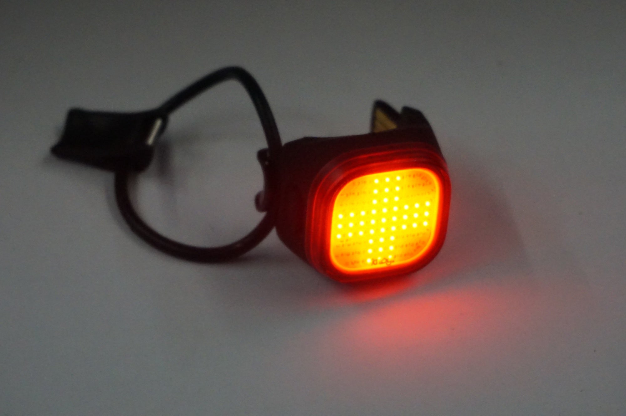 KNOG 「ノグ」 BLINDER MINI CROSS リアライト / 福岡店
