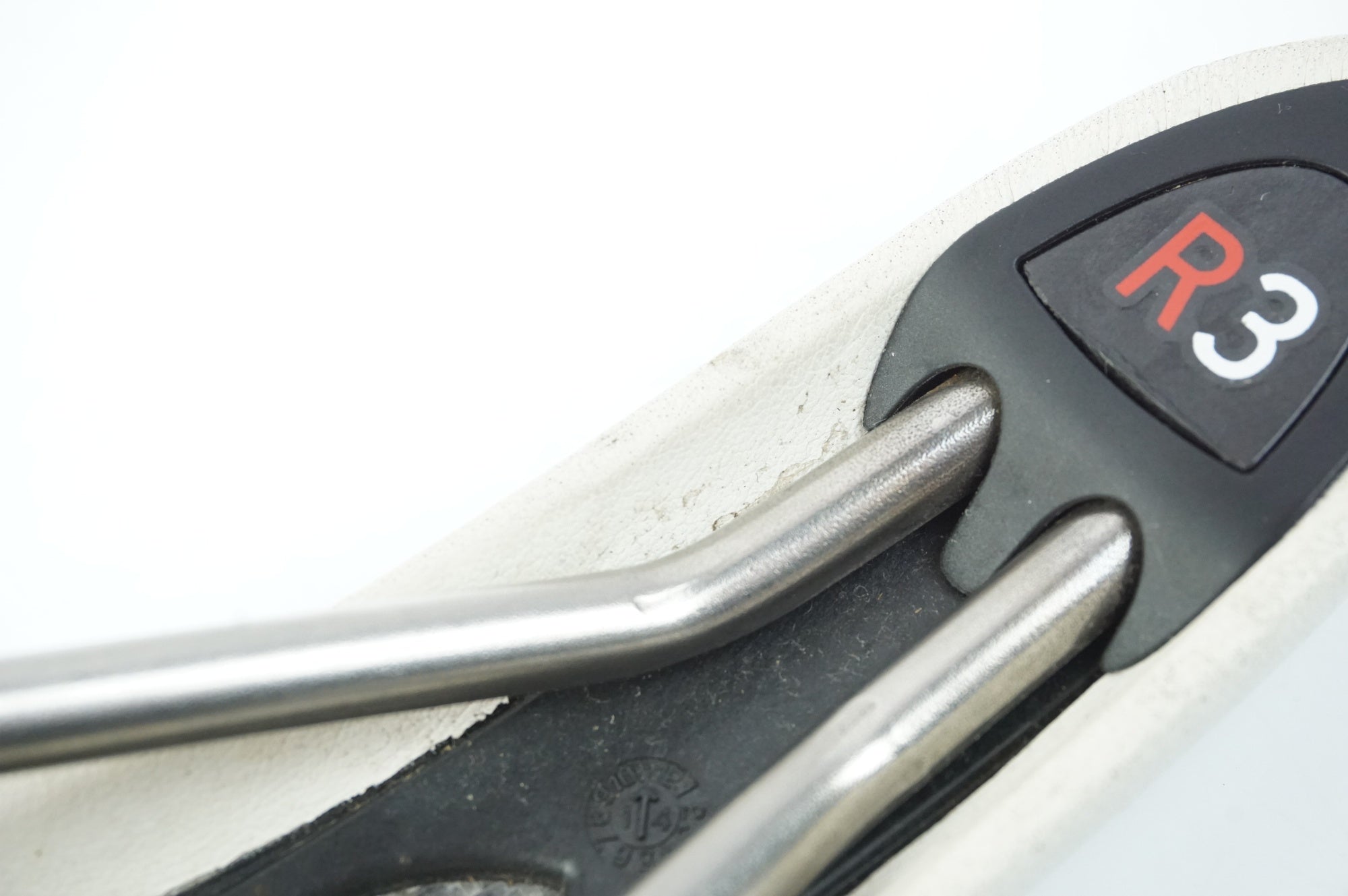 FIZIK 「フィジーク」 ALIANTE R3 サドル / 中目黒店