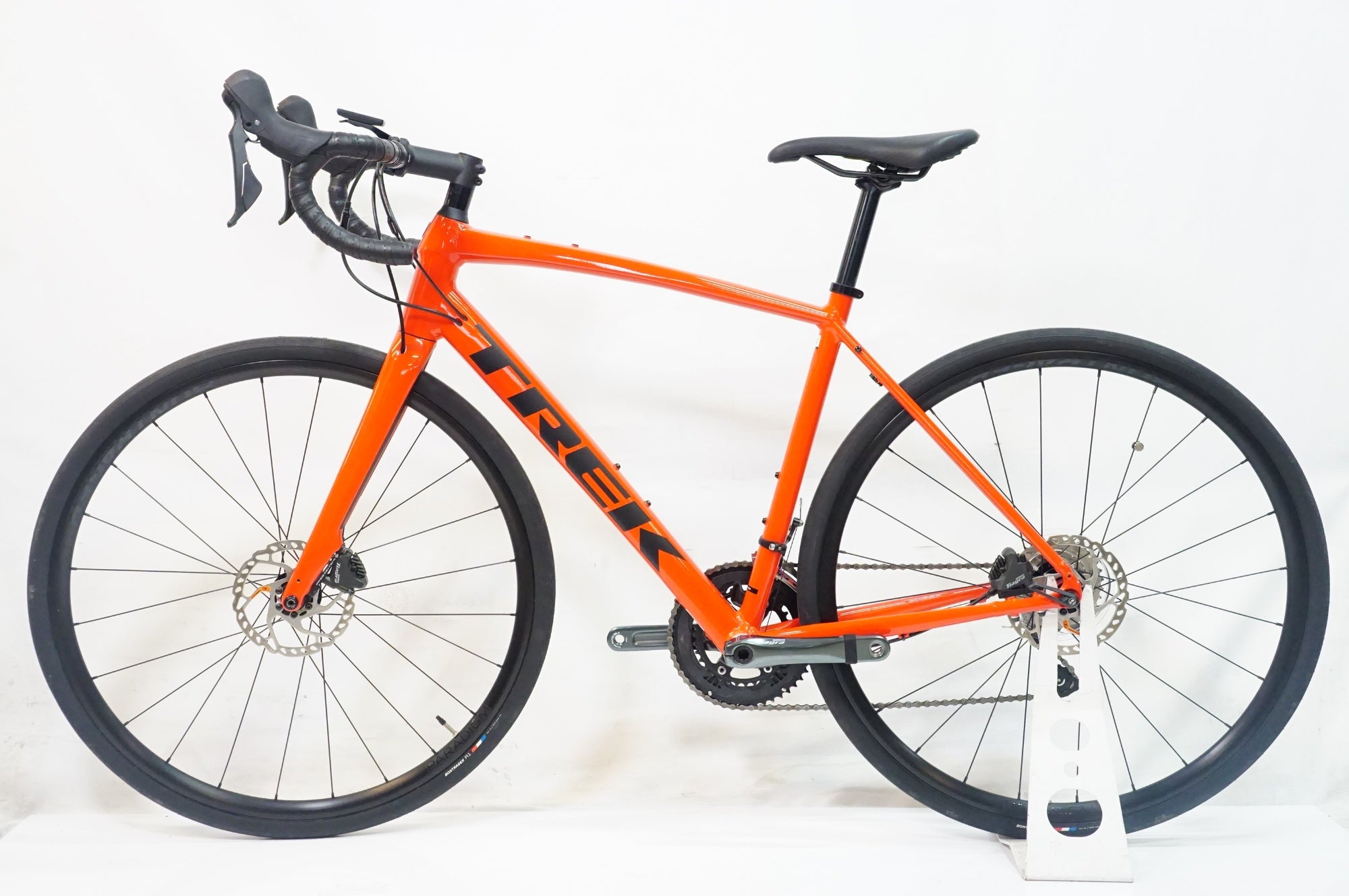 TREK 「トレック」 DOMANE AL 4 GEN 3 2022年モデル ロードバイク
