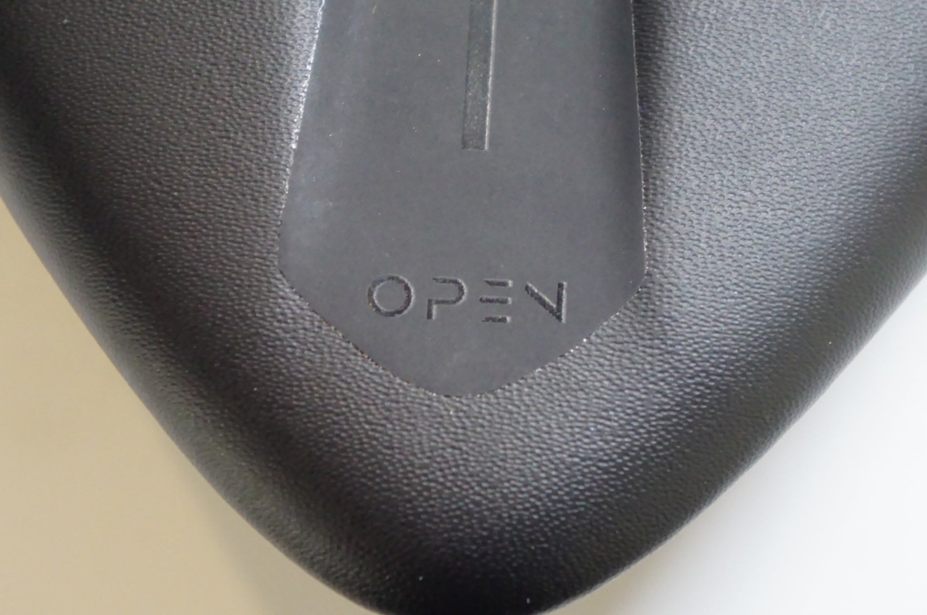 FIZIK 「フィジーク」 ARIONE R3 OPEN サドル / 熊谷本店