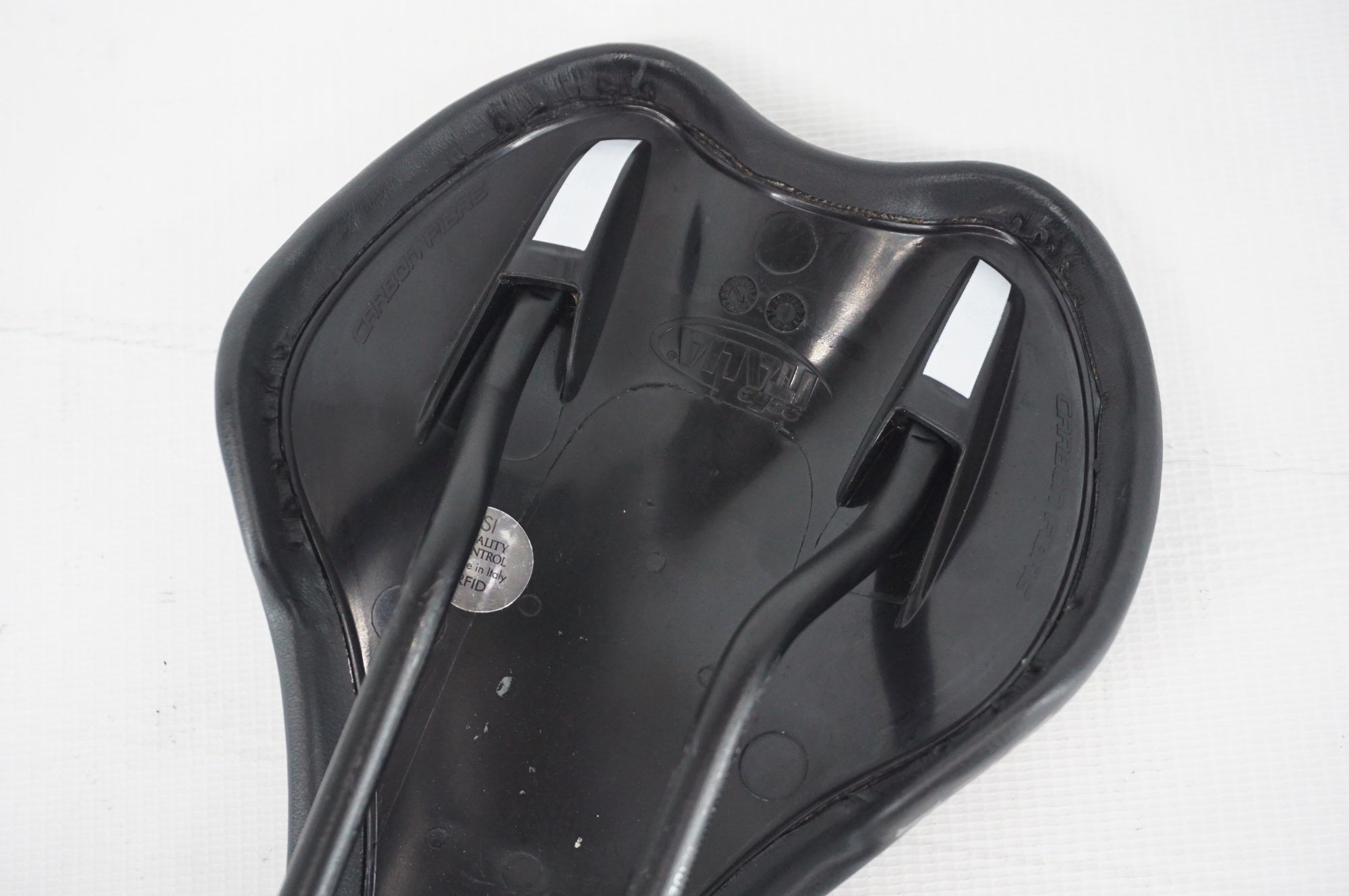 DE ROSA 「デローザ」 SELLE ITALIA SLR サドル / 阪急塚口店