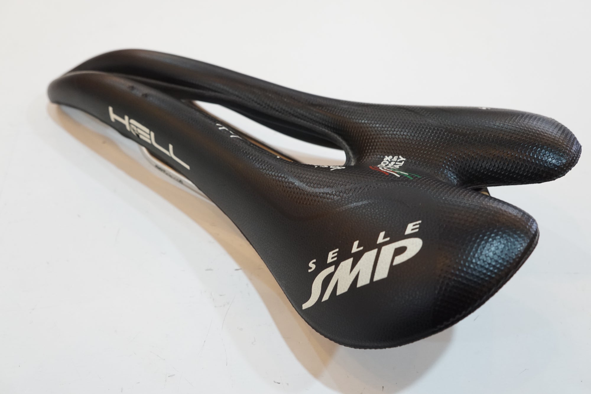 SELLE SMP 「セラ エスエムピー」 HELL サドル / バイチャリ浦和ベース