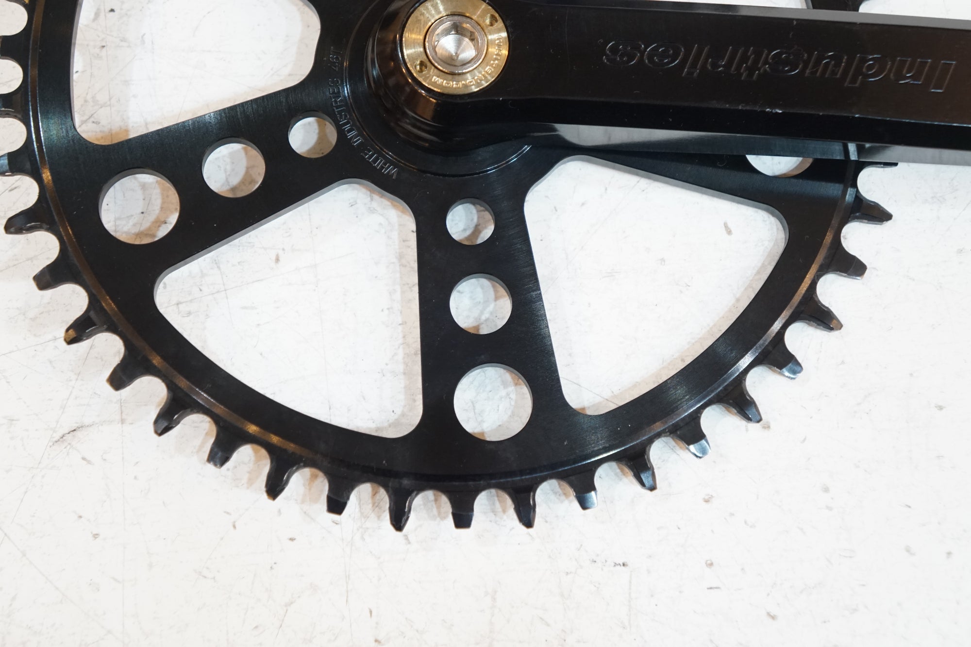 WHITE INDUSTRIES 「ホワイト インダストリーズ」 46T 165mm クランク / バイチャリ浦和ベース