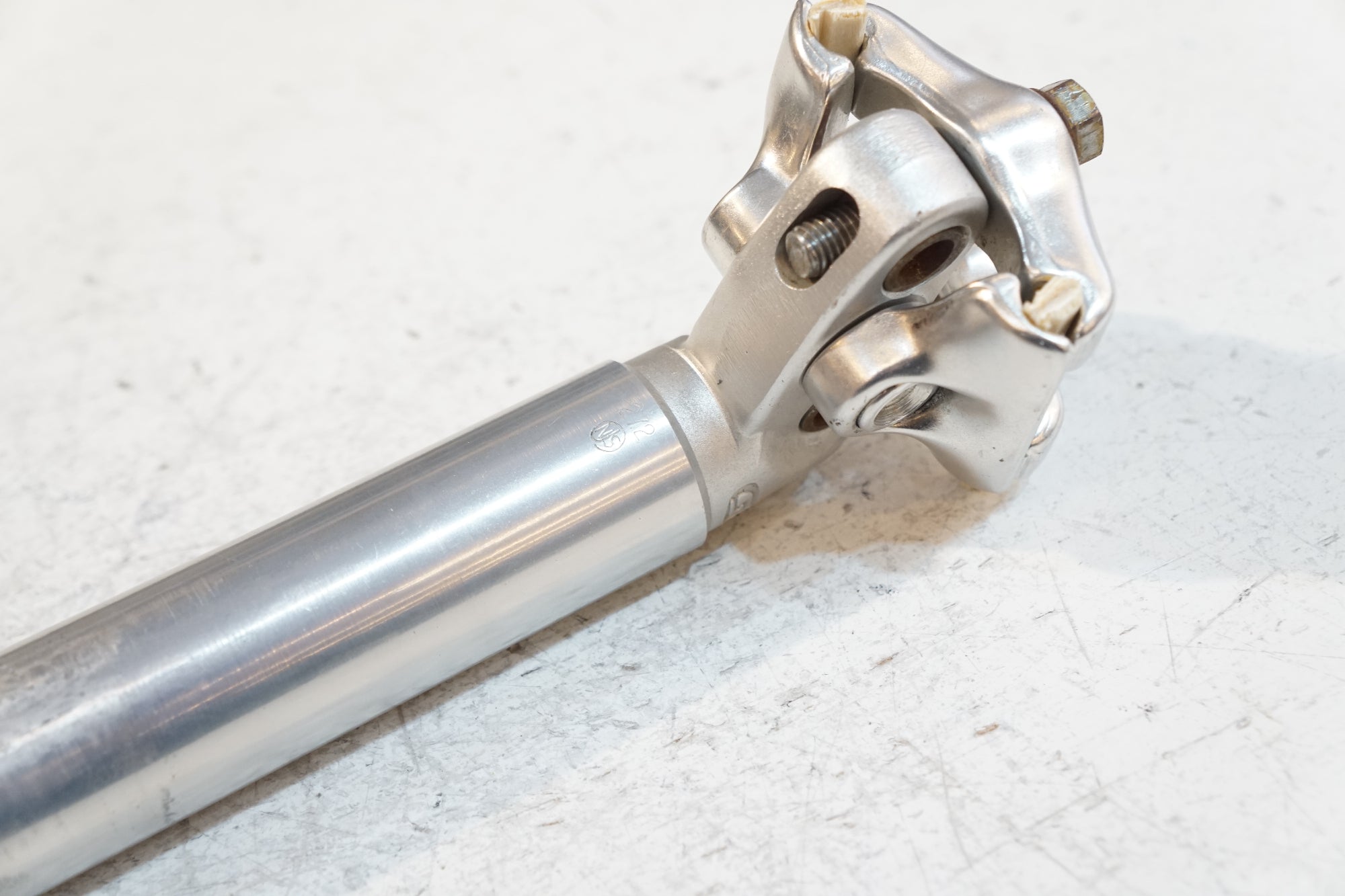 SUGINO 「スギノ」 MIGHTY NJS 205mm φ27.2 シートポスト / バイチャリ浦和ベース