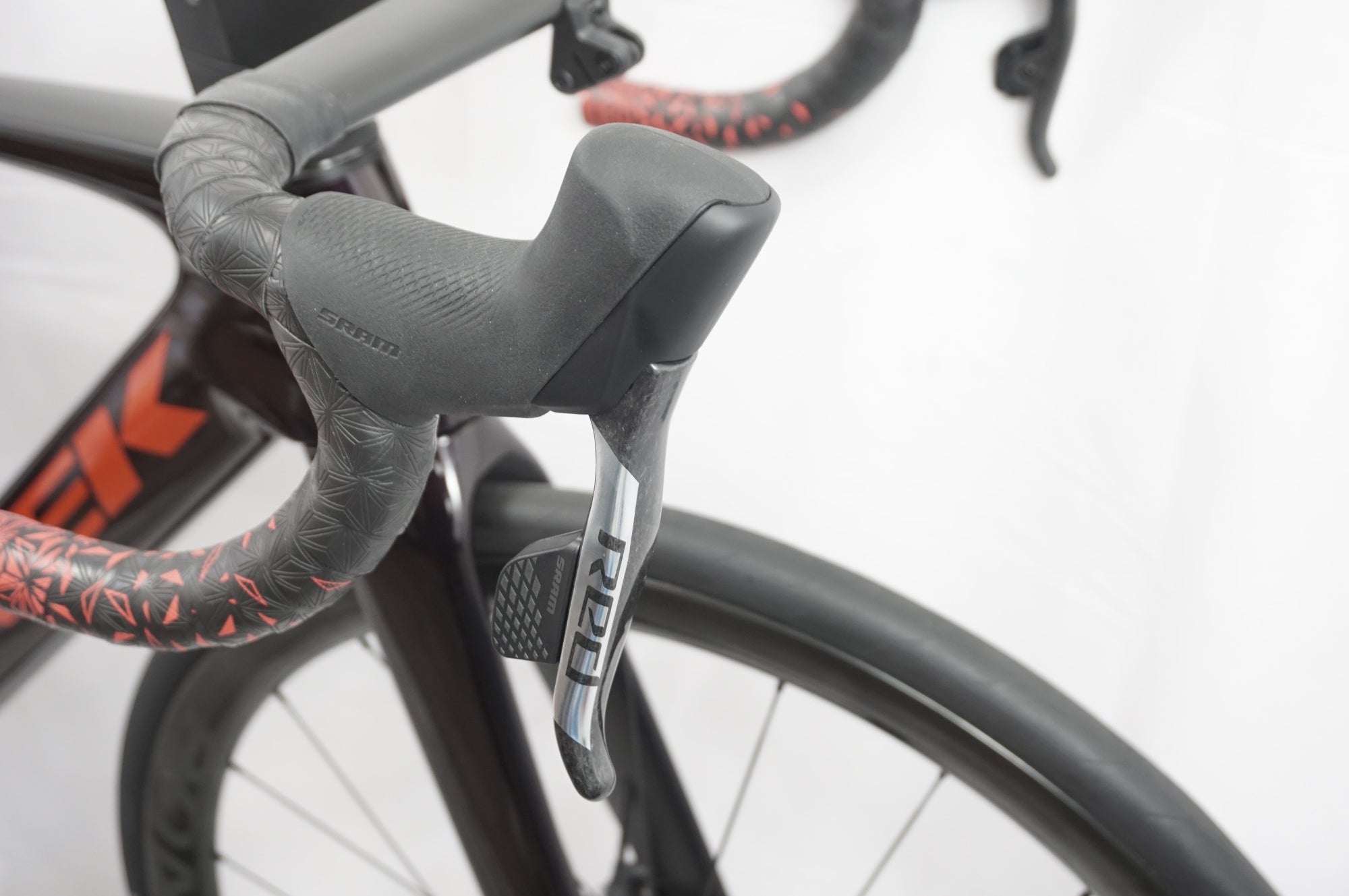 TREK 「トレック」 MADONE SL7 2024年モデル ロードバイク