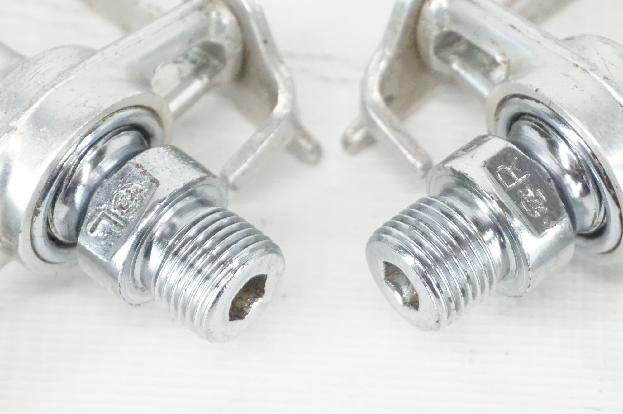 SUNTOUR 「サンツアー」 SUPERBE ROAD ペダル / 阪急塚口店